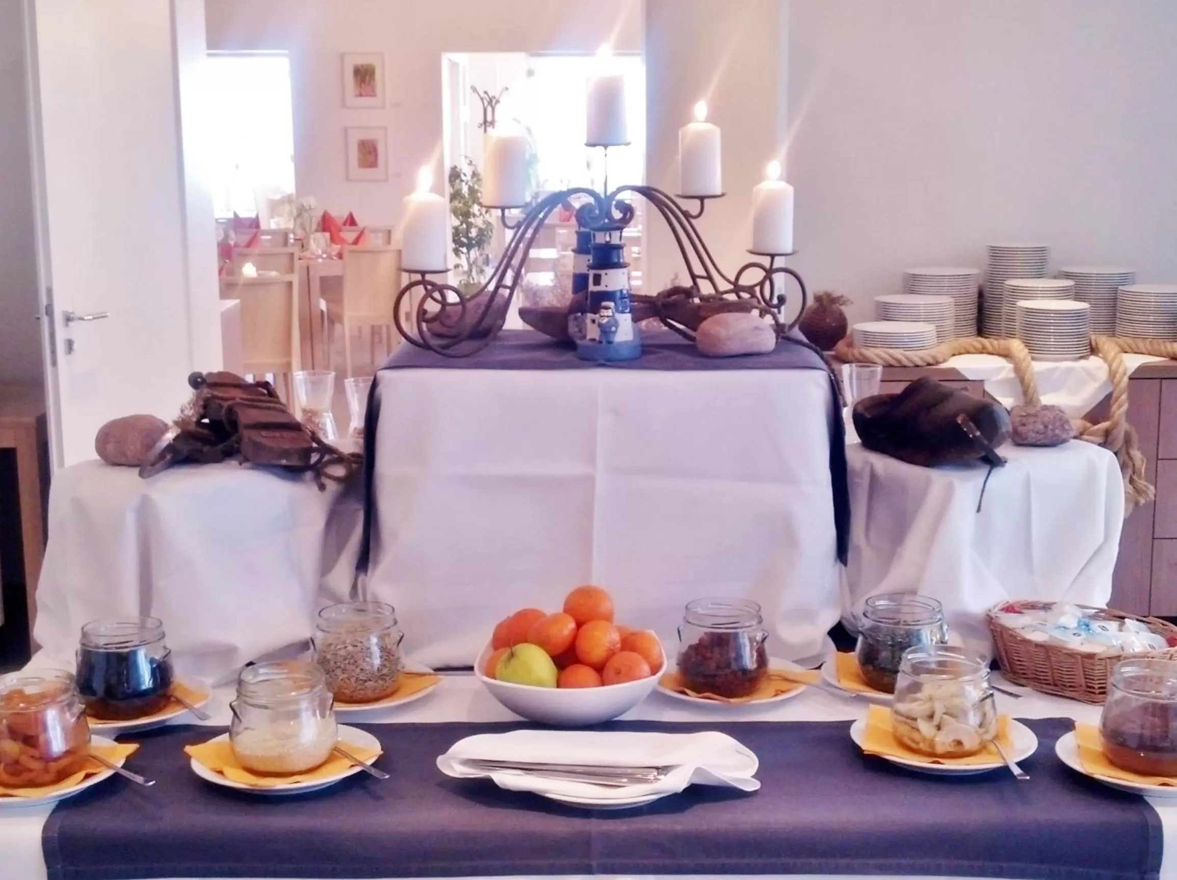 Restaurant/places to eat, Food in Strandhotel Dranske