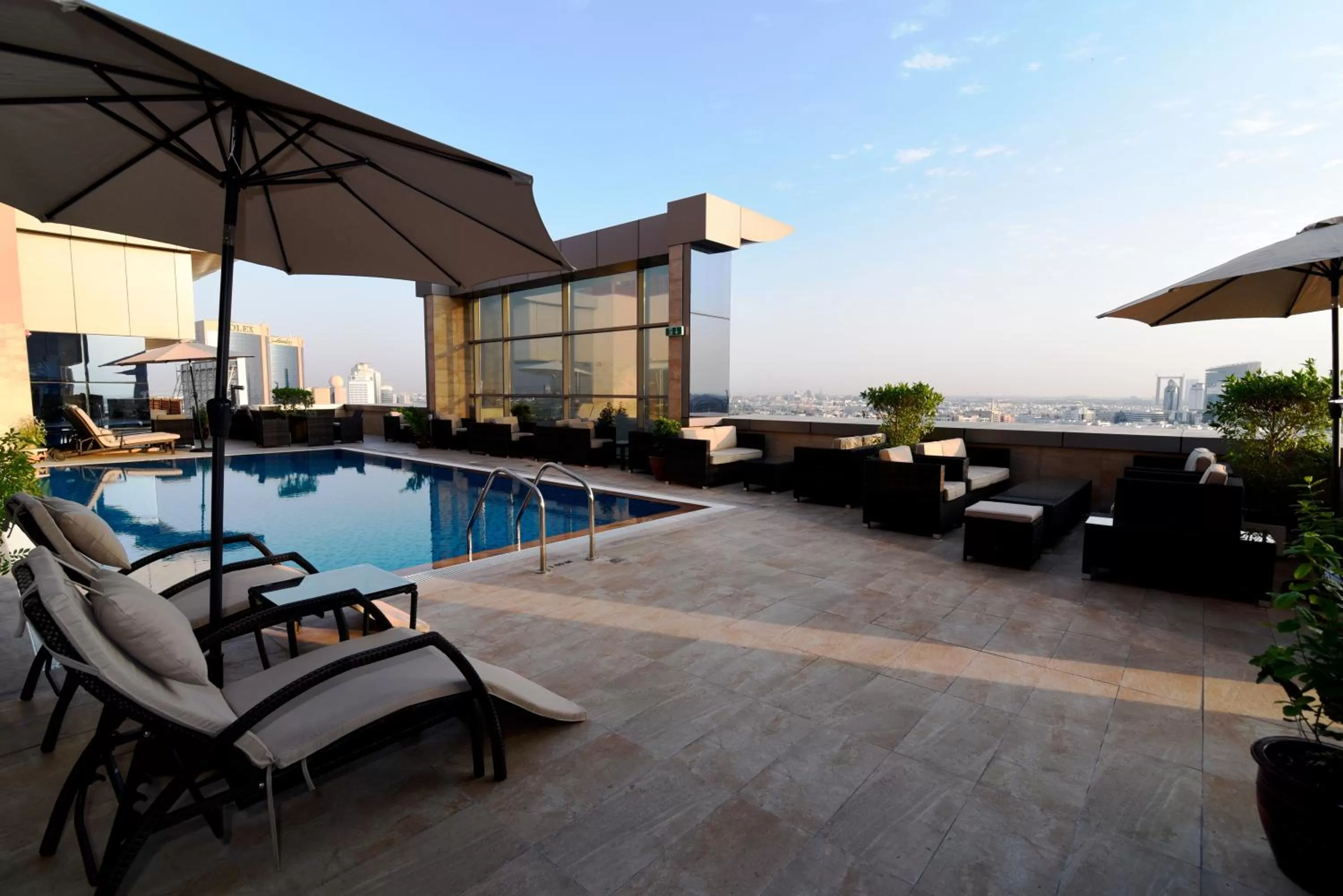 Swimming pool in Best Western Plus Pearl Creek