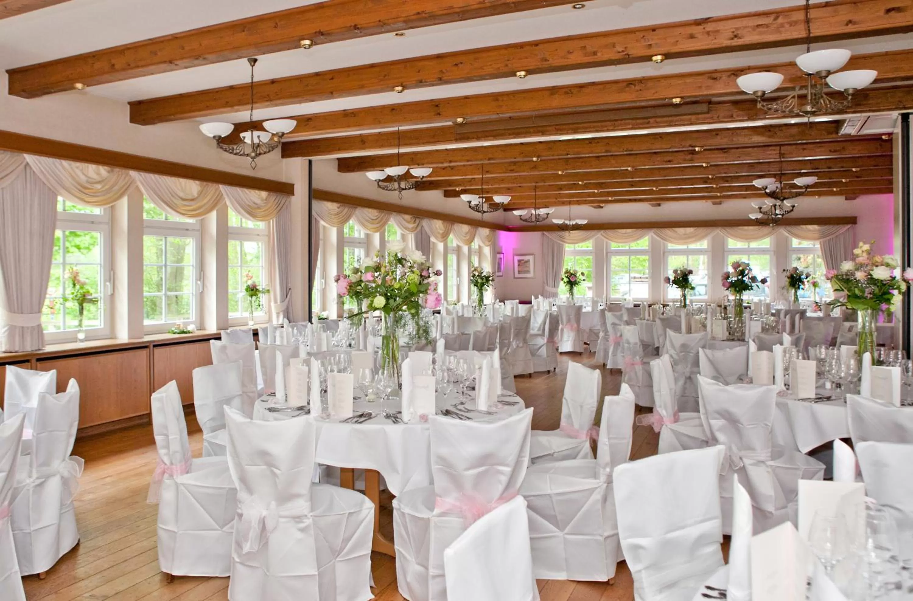 Restaurant/places to eat in Hotel Hof Sudermühlen