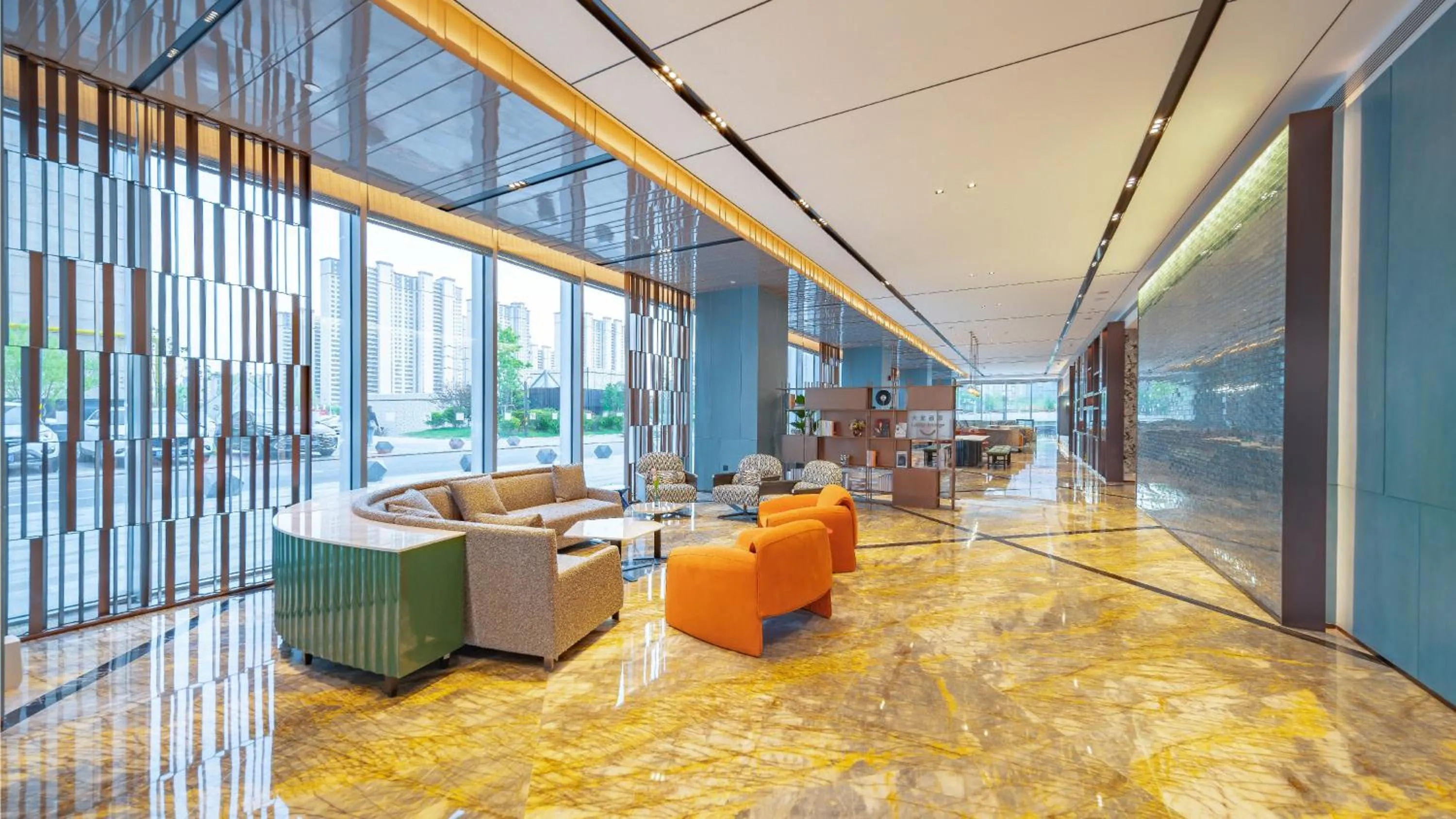 Lounge or bar in Holiday Inn Changchun Oriental Plaza by IHG