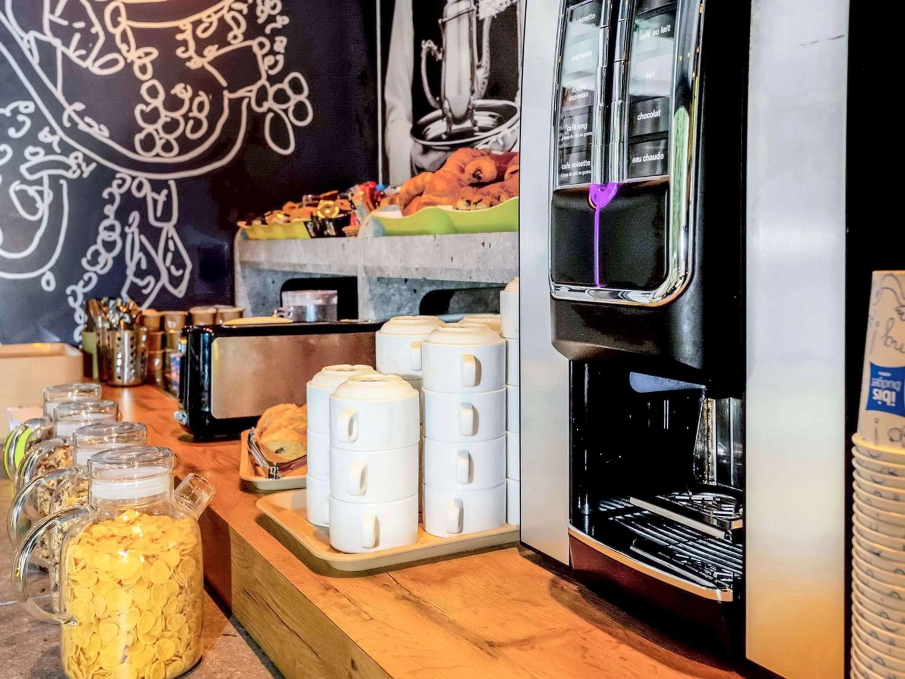 Restaurant/places to eat in ibis budget Menton Bord de Mer