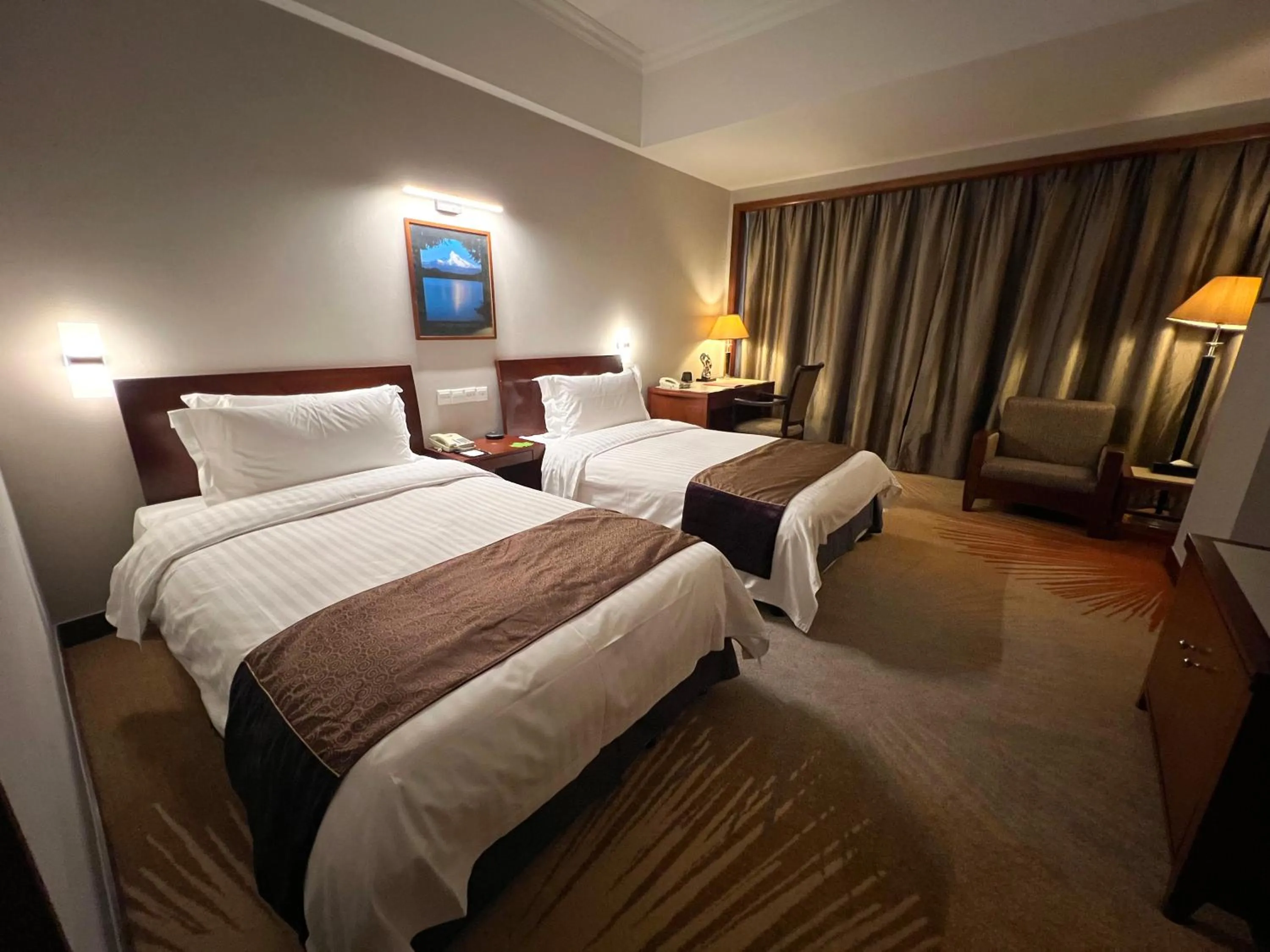 Photo of the whole room, Bed in Baolong Hotel Shanghai