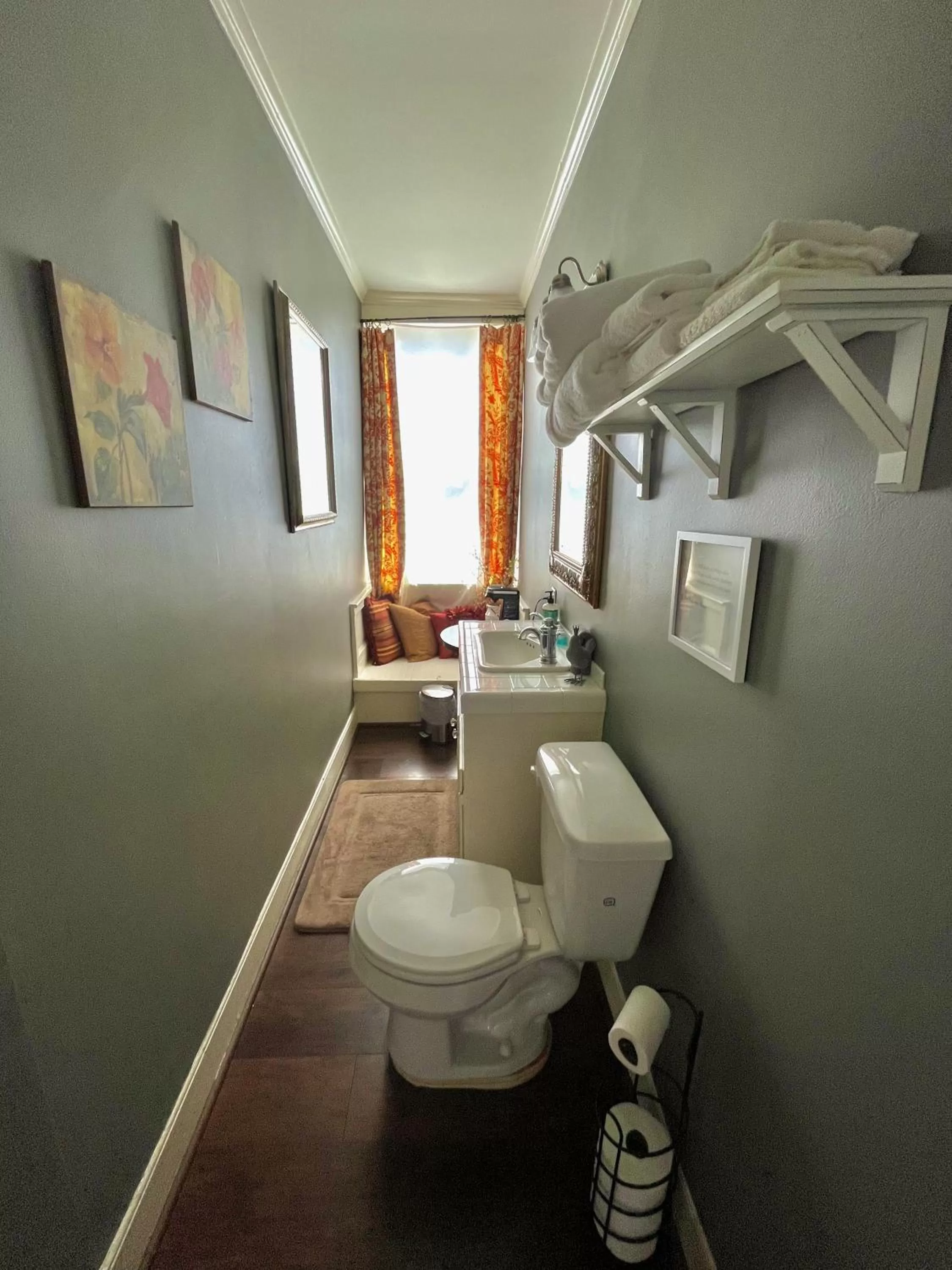 Bathroom in The Beaumont House Natchez
