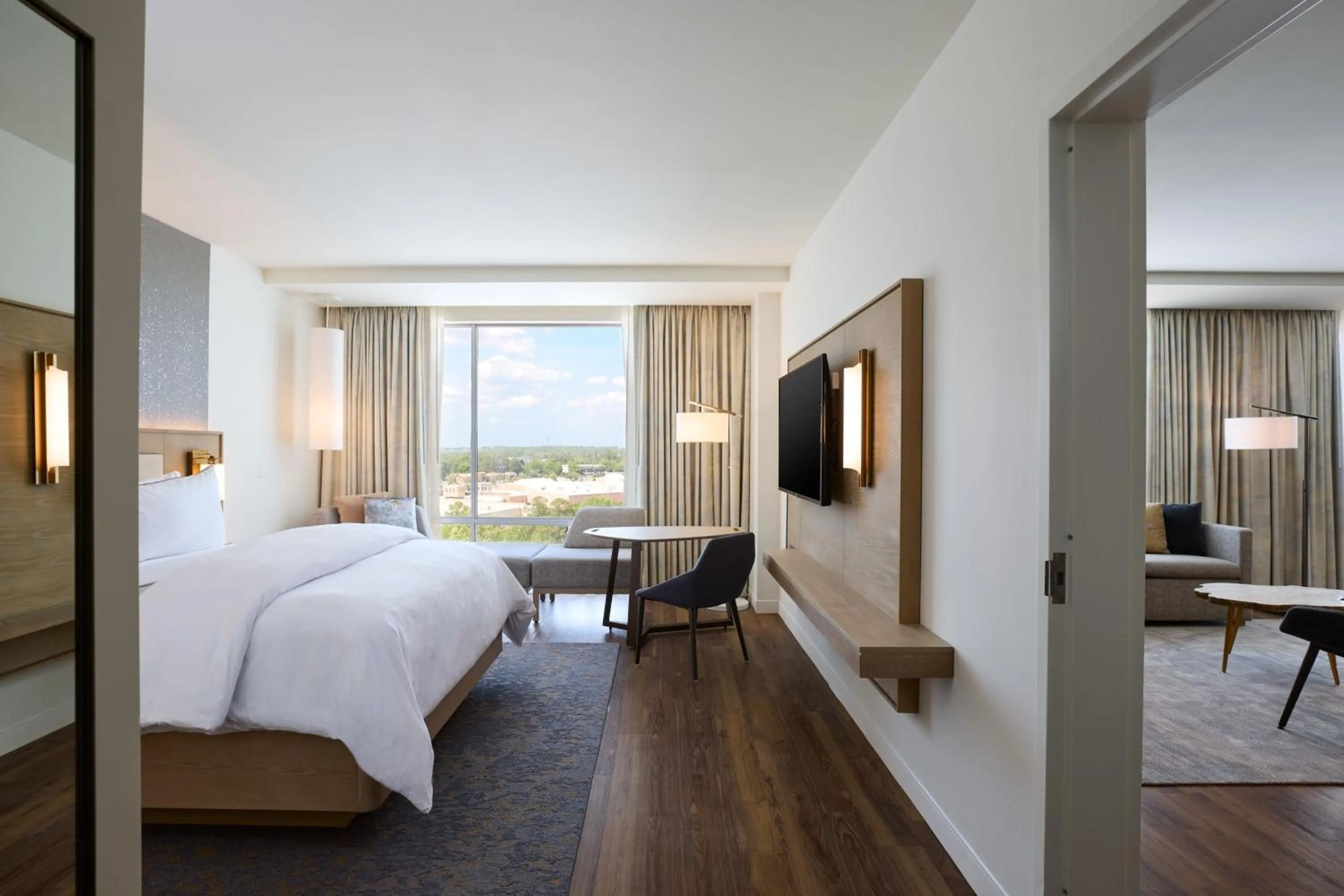 Photo of the whole room, Bed in The Westin Raleigh-Durham Airport