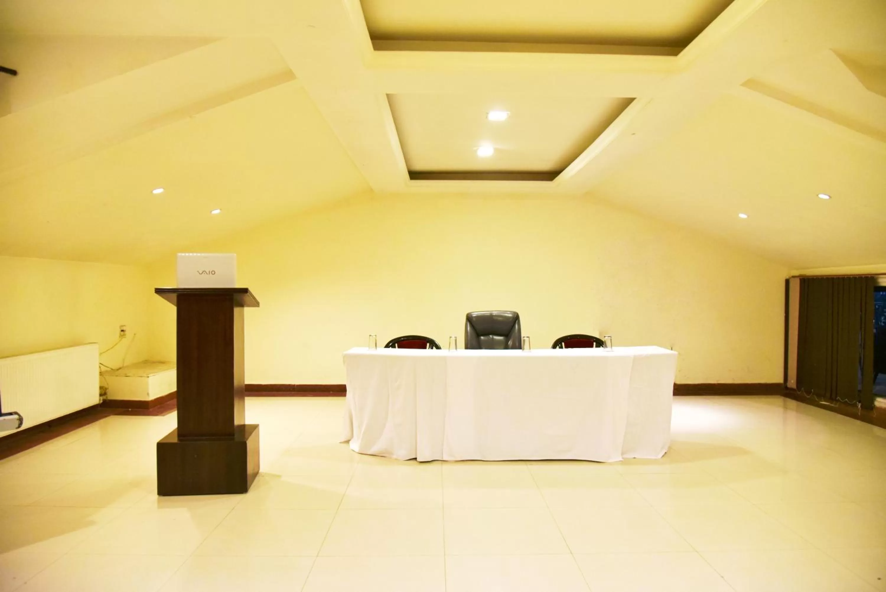 Banquet/Function facilities in Indraprastha Resort - Centrally Heated Rooms, with Gym, Games & Spa