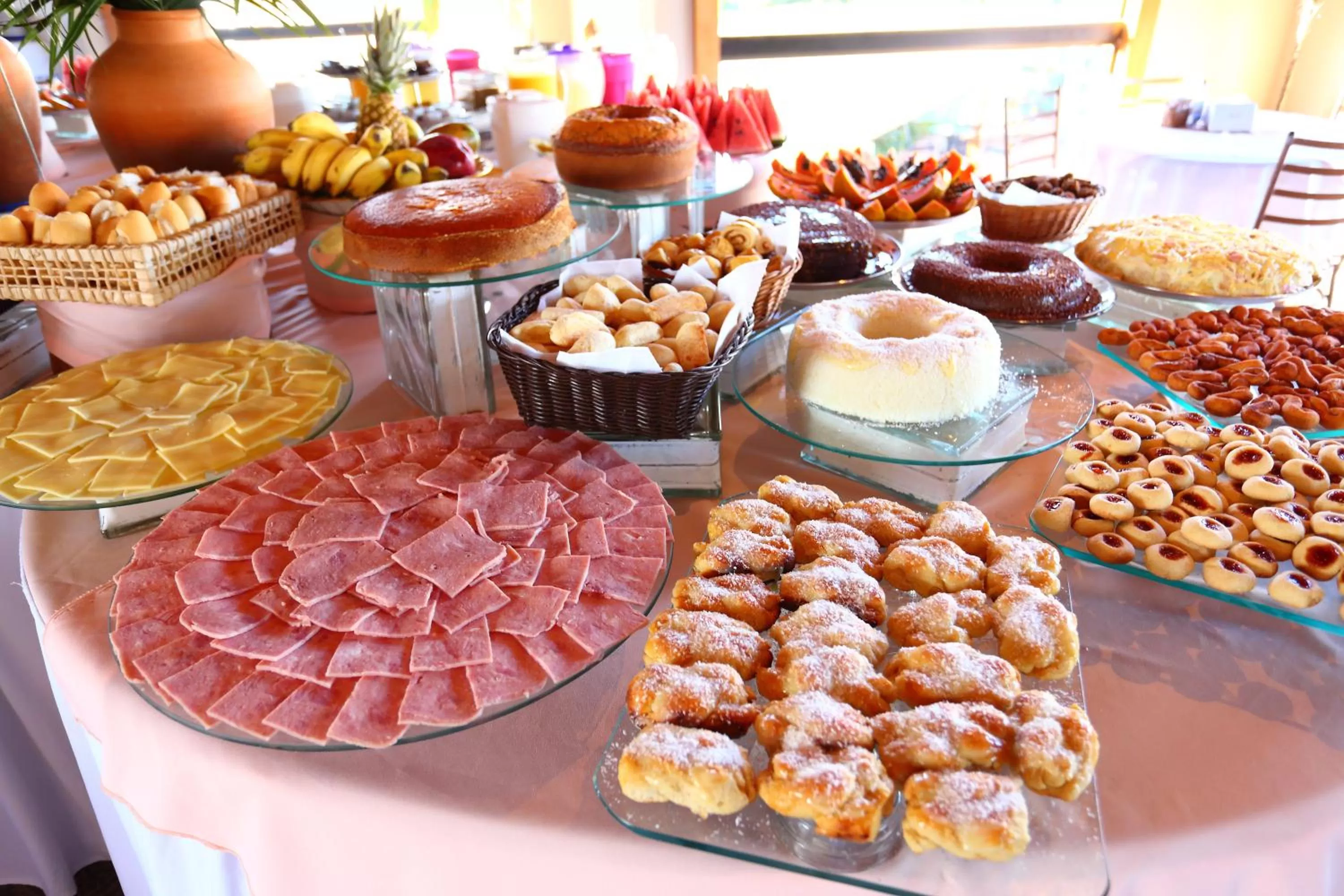 Breakfast in Hotel Flamingo Beach by HC