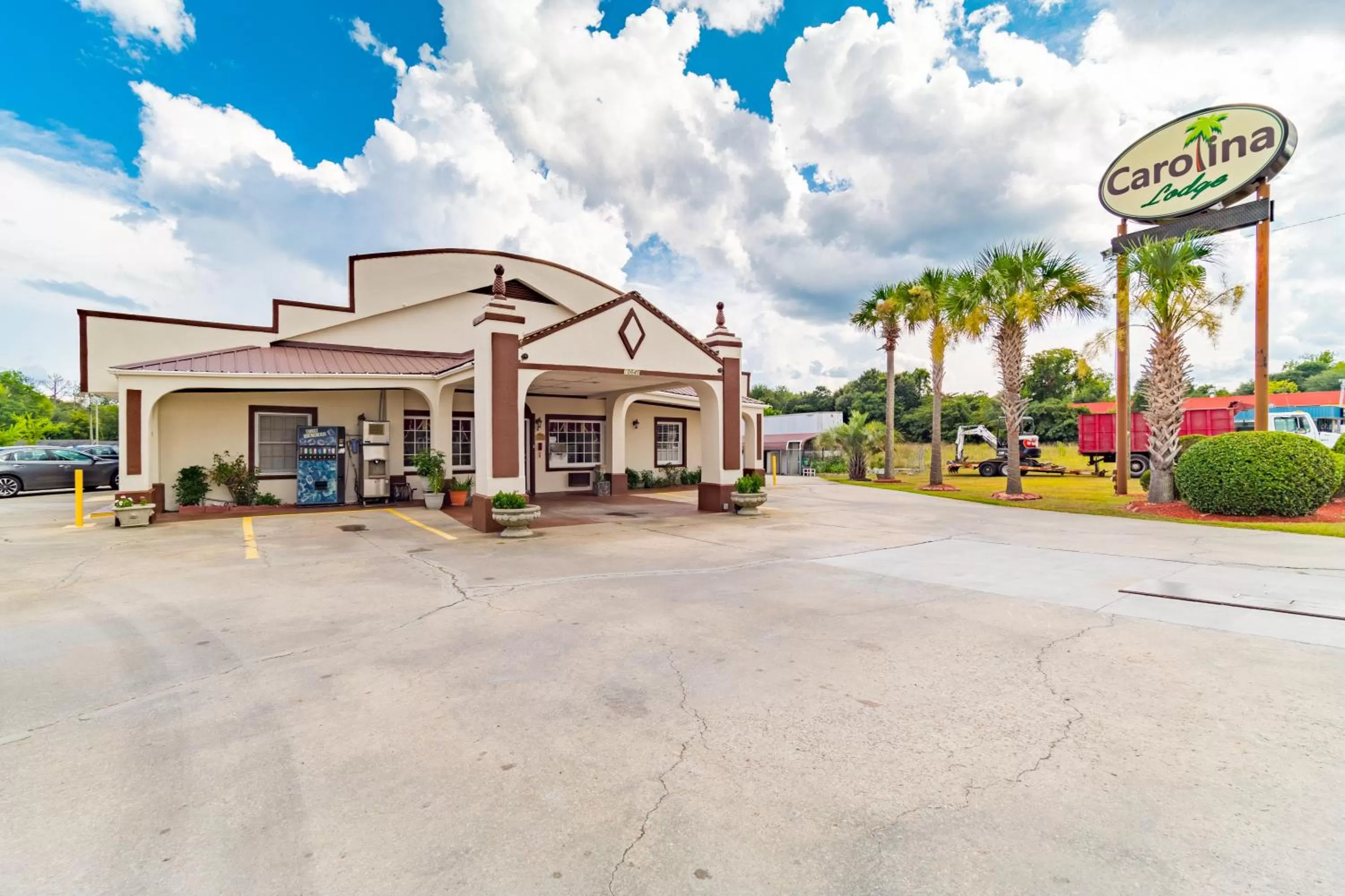 Facade/entrance in Carolina Lodge