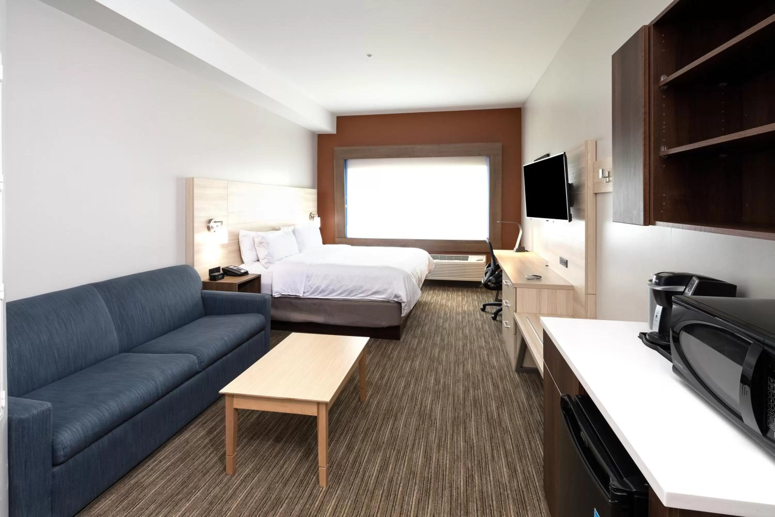 Bedroom, Bed in Holiday Inn Express & Suites - Portage by IHG