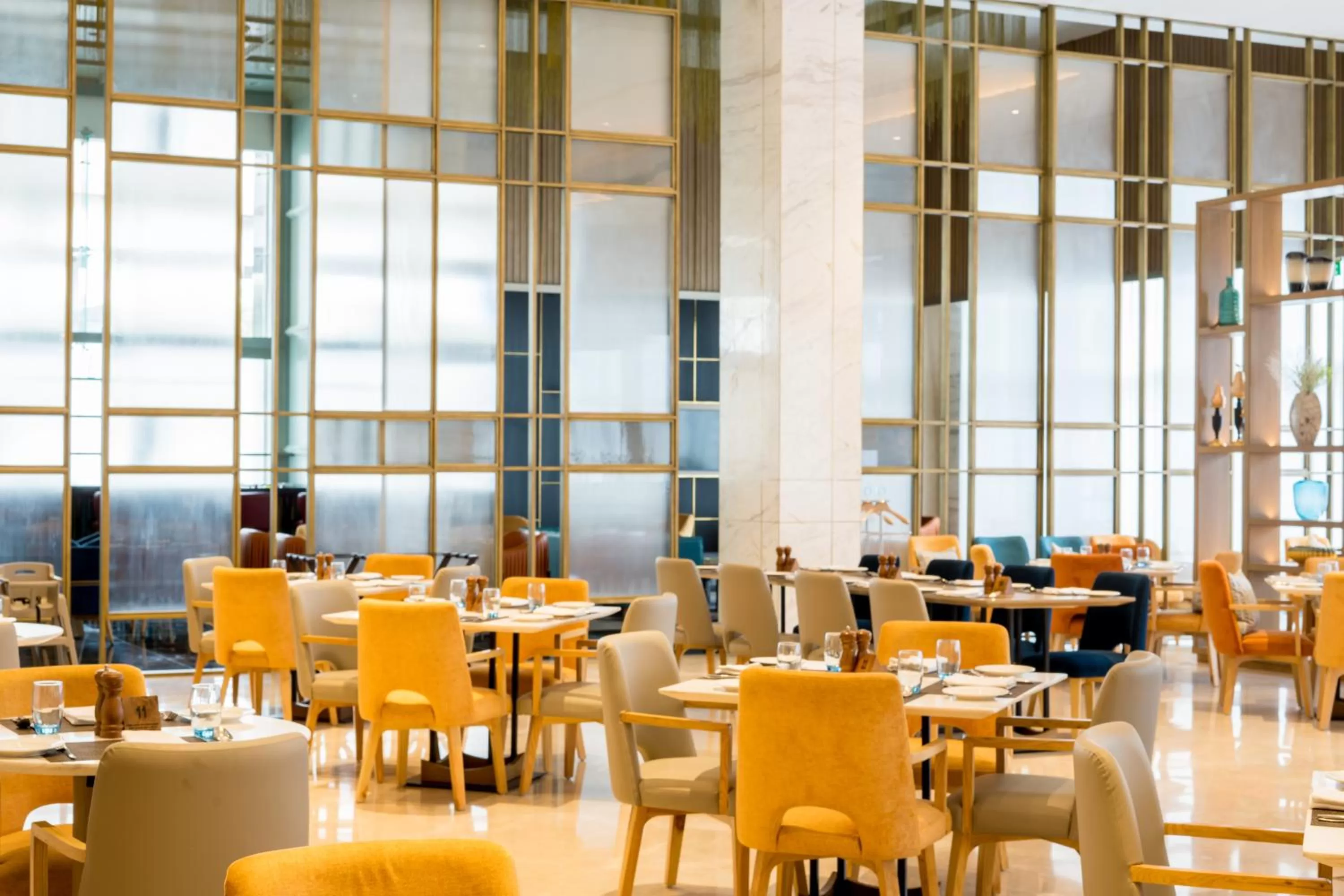 Restaurant/places to eat in Holiday Inn Lucknow Airport by IHG