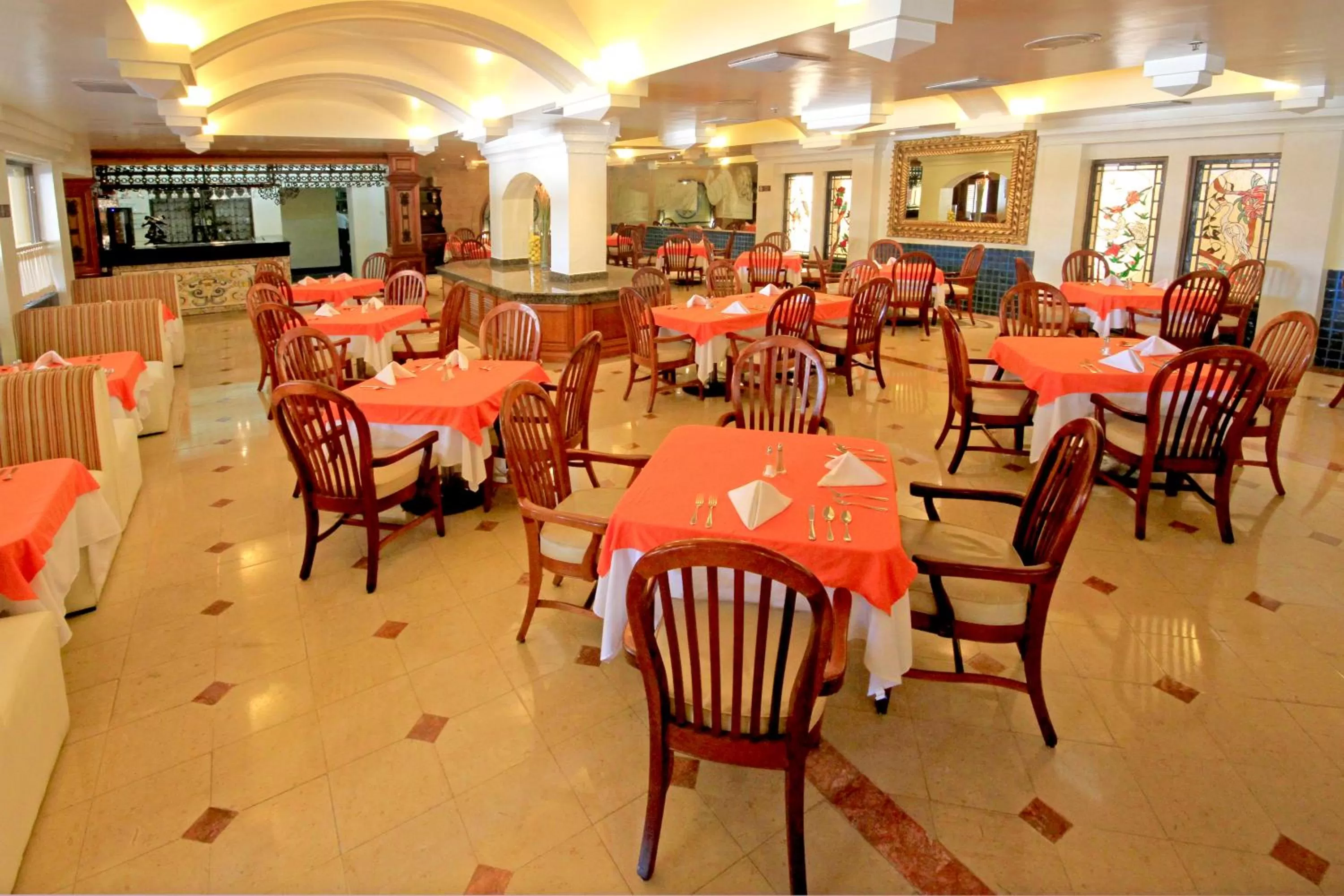 Restaurant/places to eat in Holiday Inn Monclova by IHG