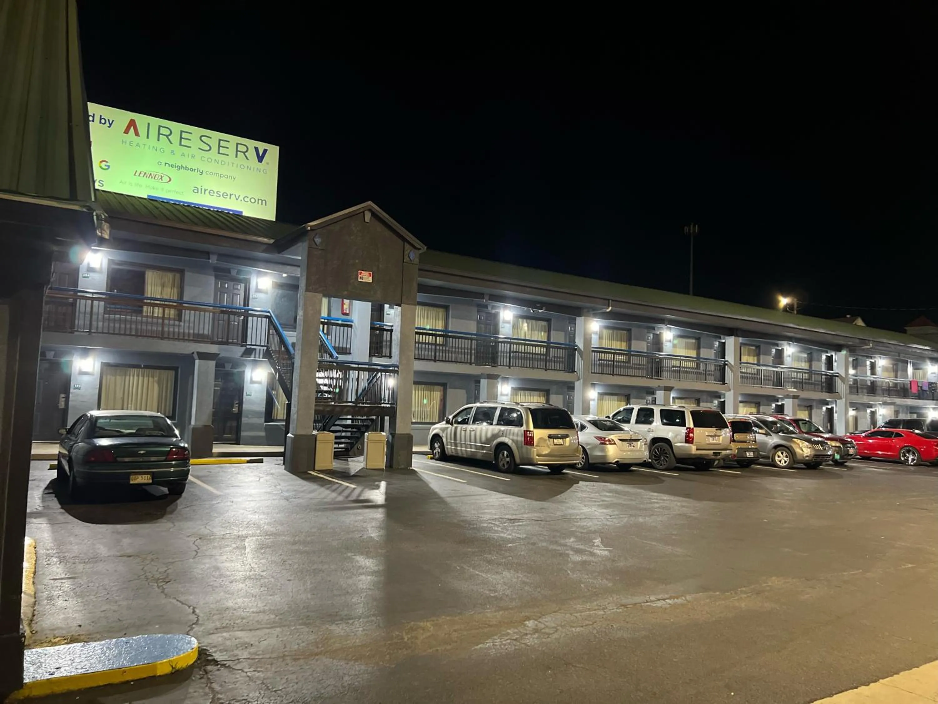 Executive Inn and Suites - Jackson