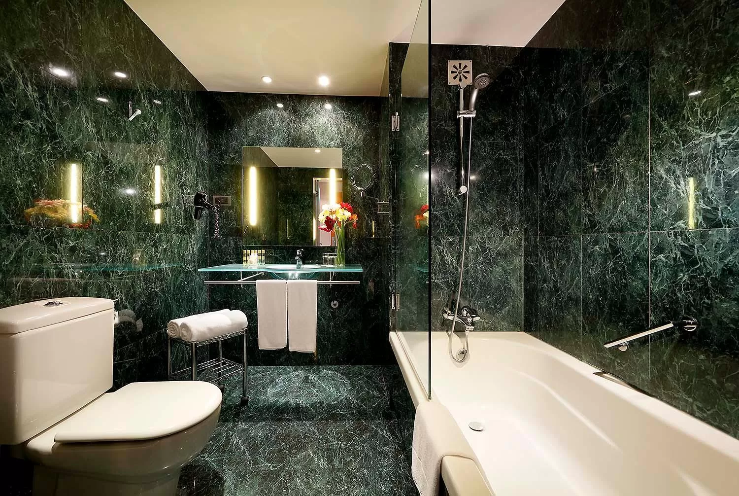 Bathroom in Eurostars Lisboa Parque