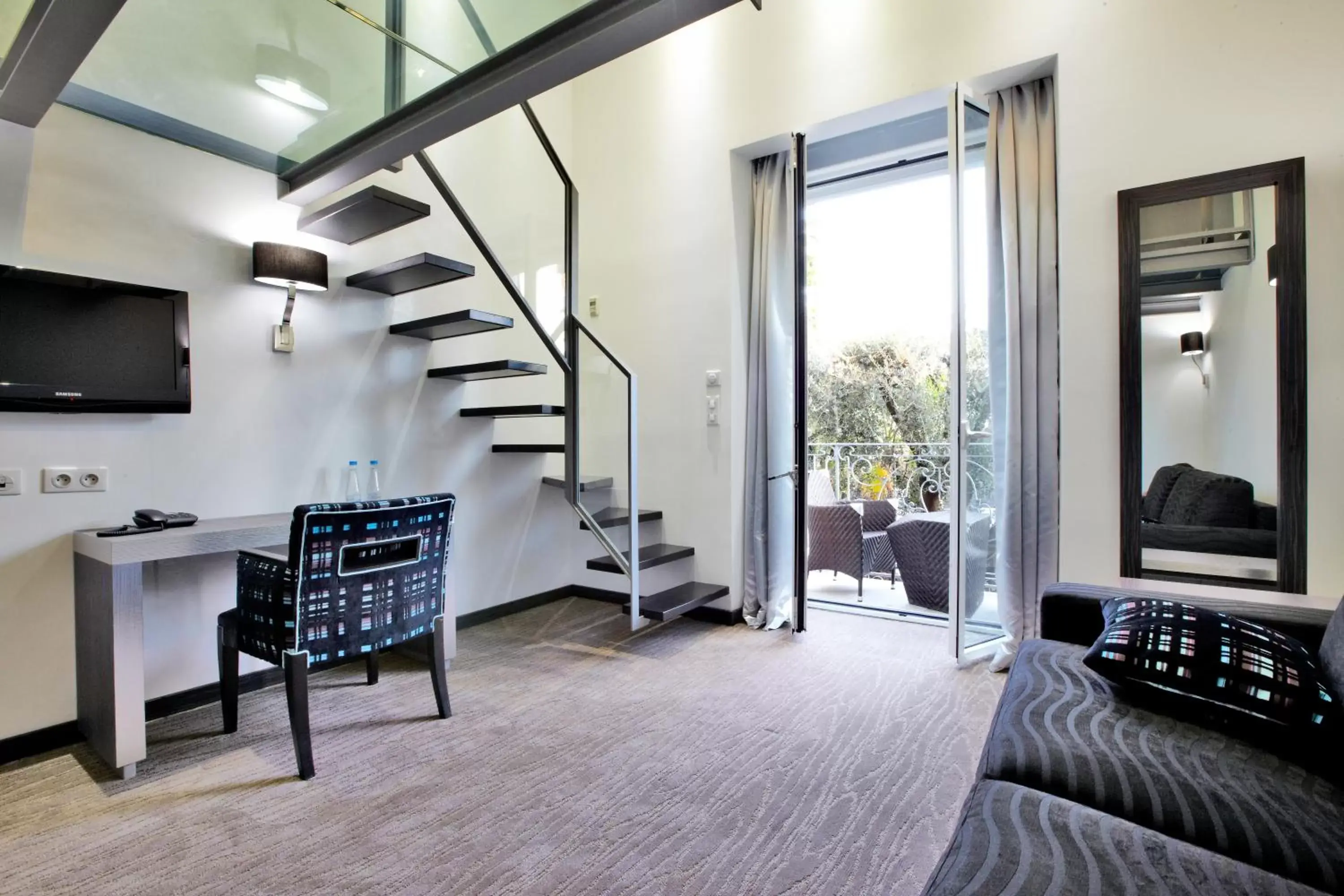 Duplex Suite in GOLDEN TULIP CANNES HOTEL de PARIS Duplex Suite in GOLDEN TULIP CANNES HOTEL de PARIS