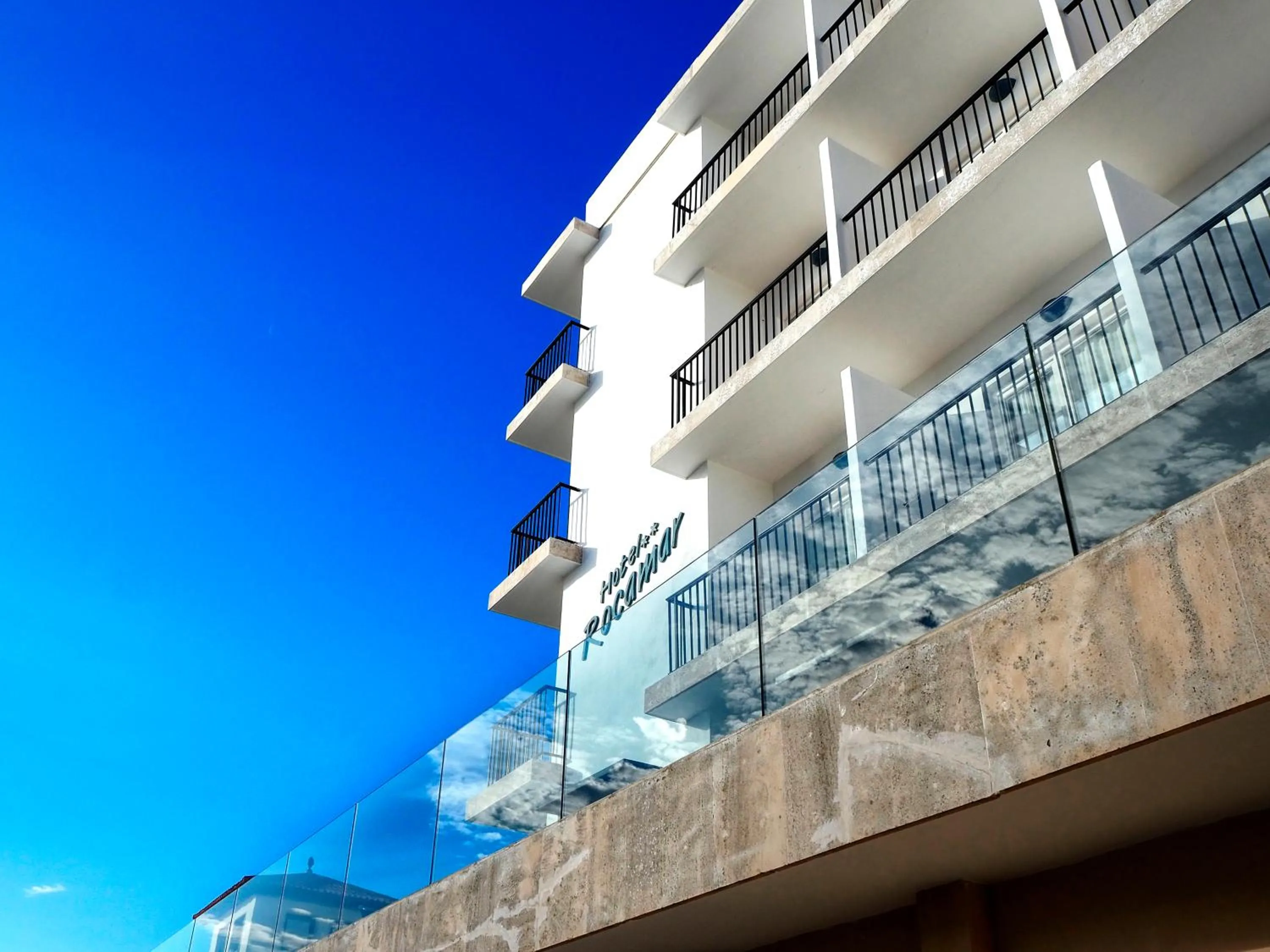 Property building in Hotel Rocamar