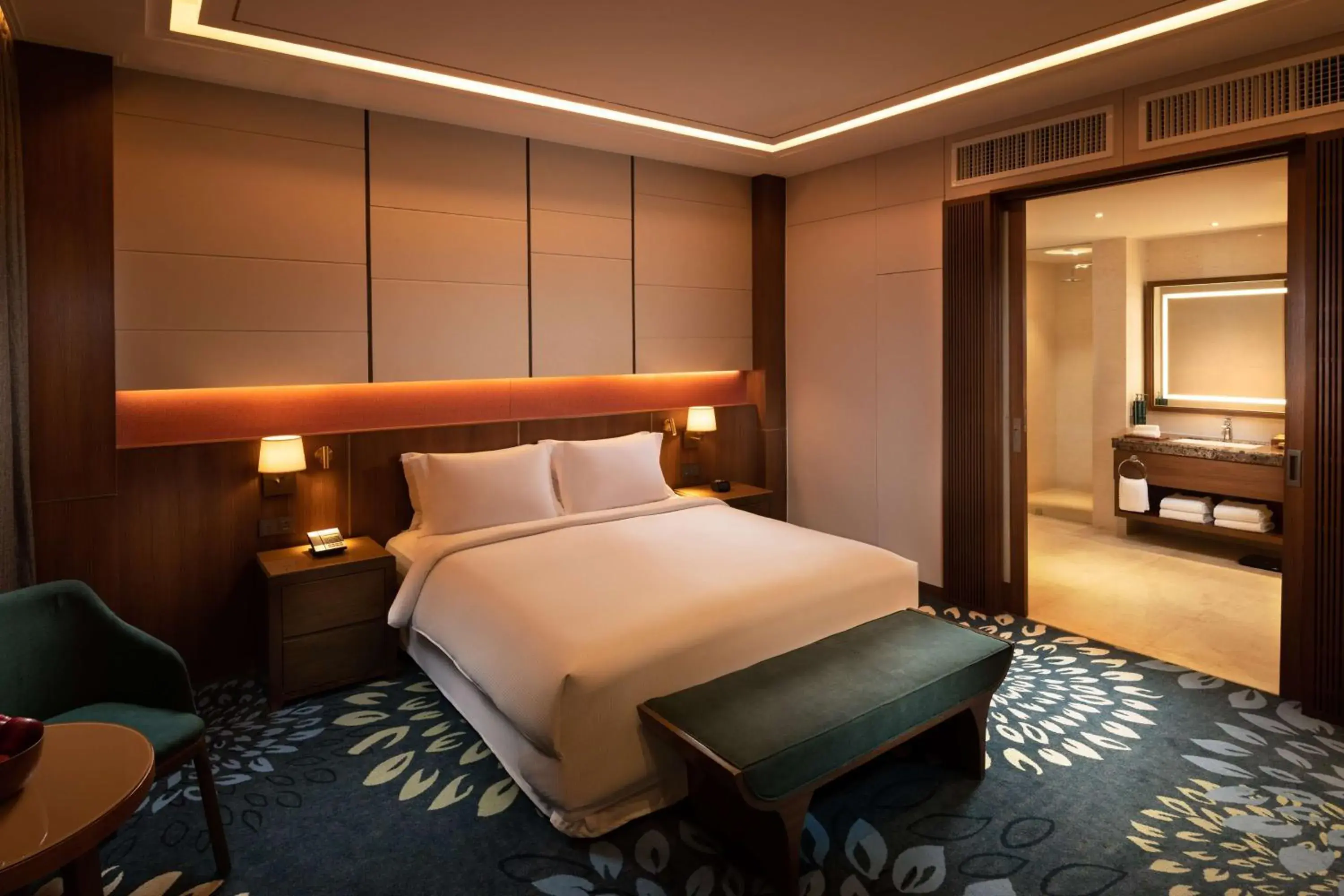 One-Bedroom King Suite in Hilton Clark Sun Valley Resort One-Bedroom King Suite in Hilton Clark Sun Valley Resort