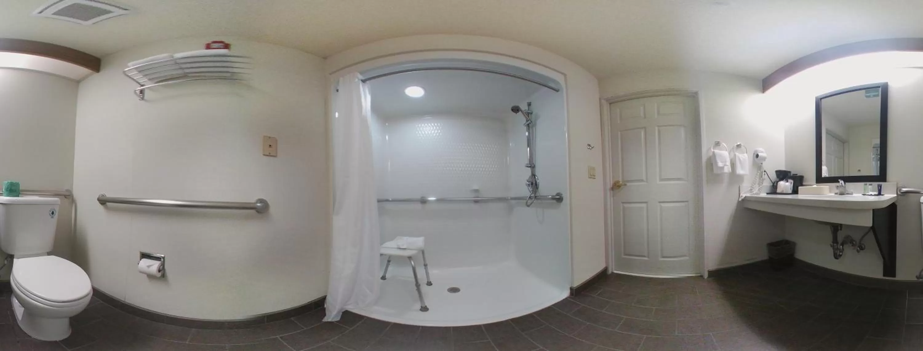 King Suite - Accessible/Non-Smoking in Sleep Inn Sea Tac Airport