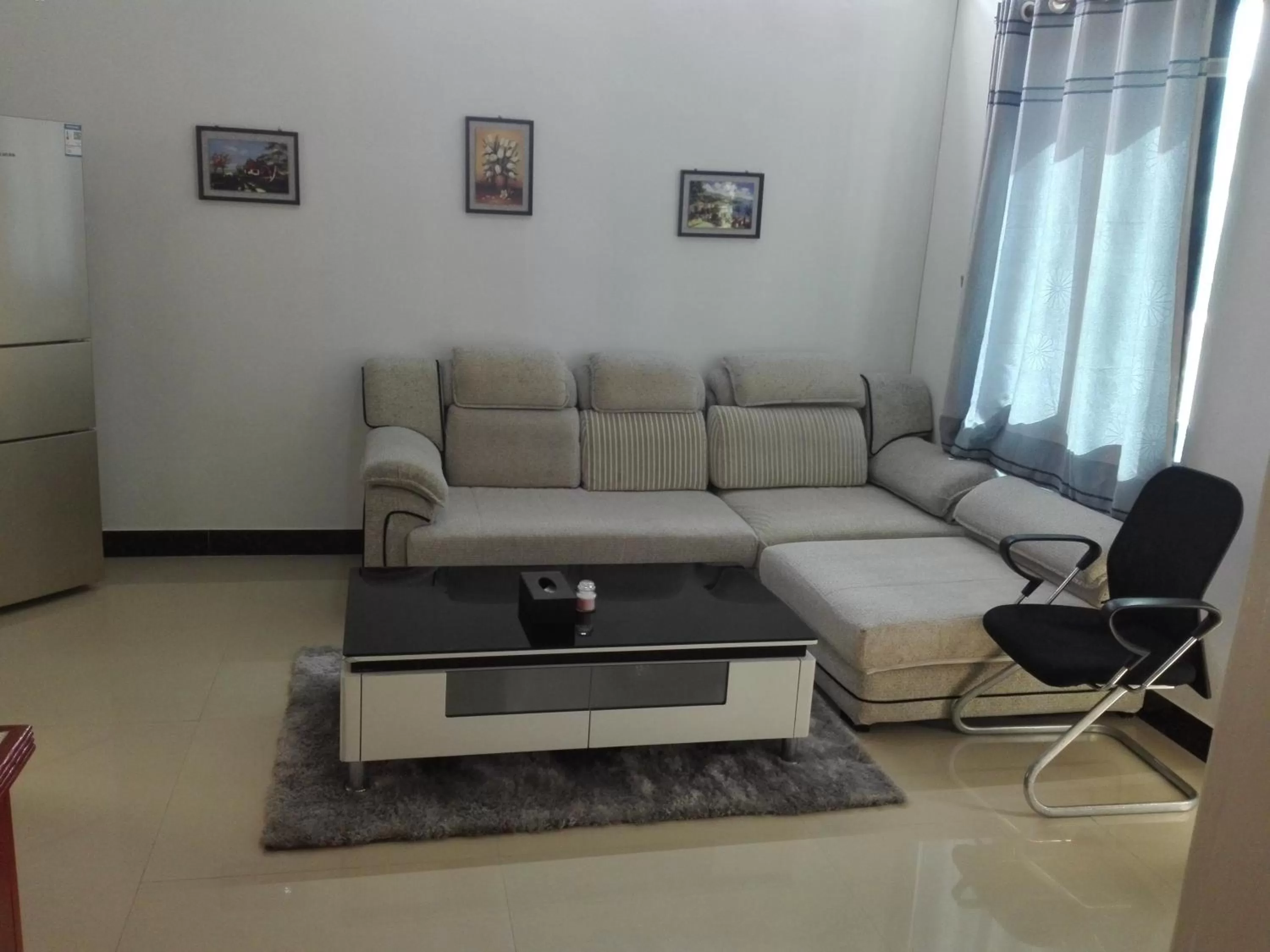 Living room, Seating Area in Riverside Hotel