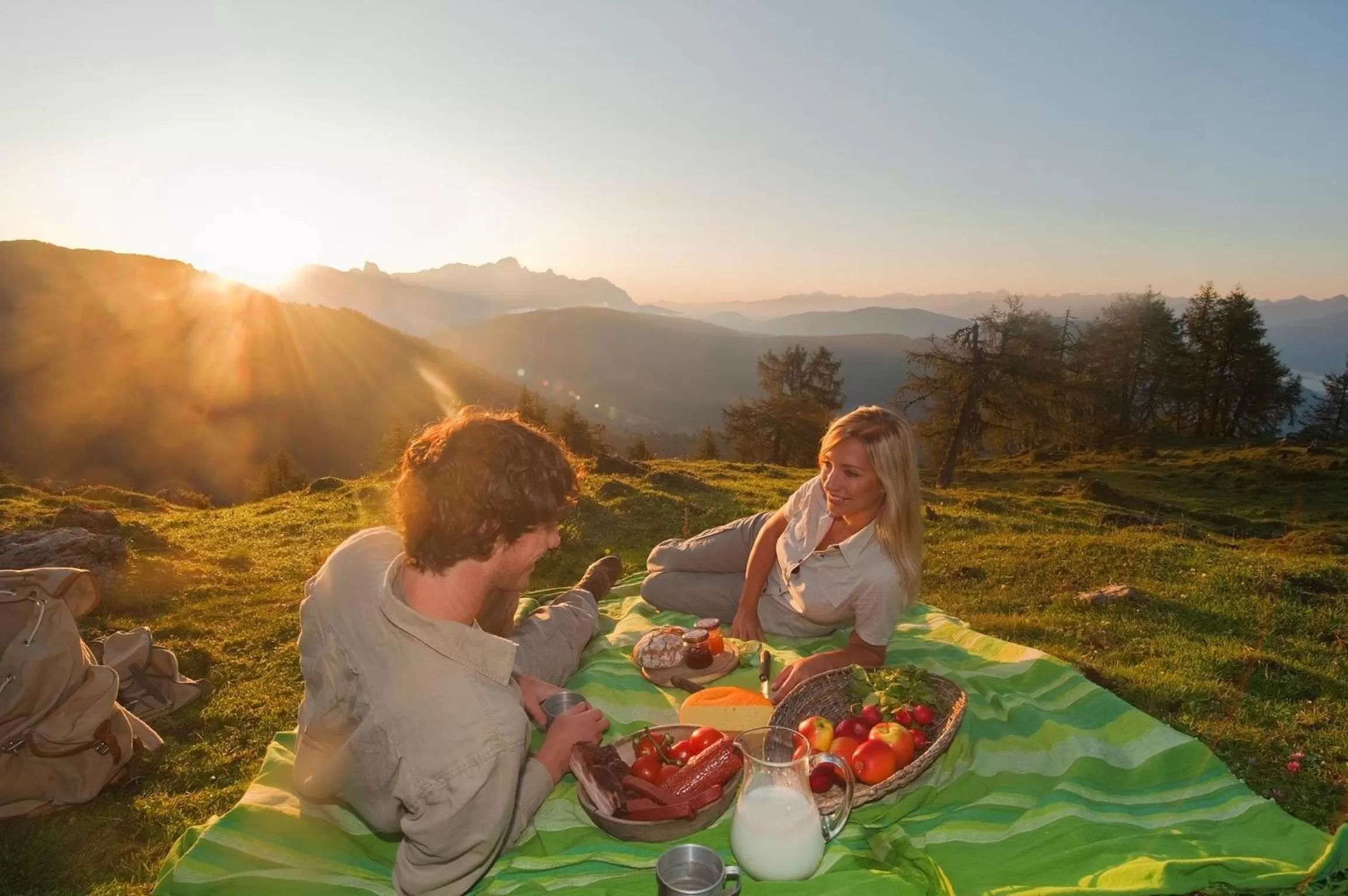 People in Scheffer's Hotel