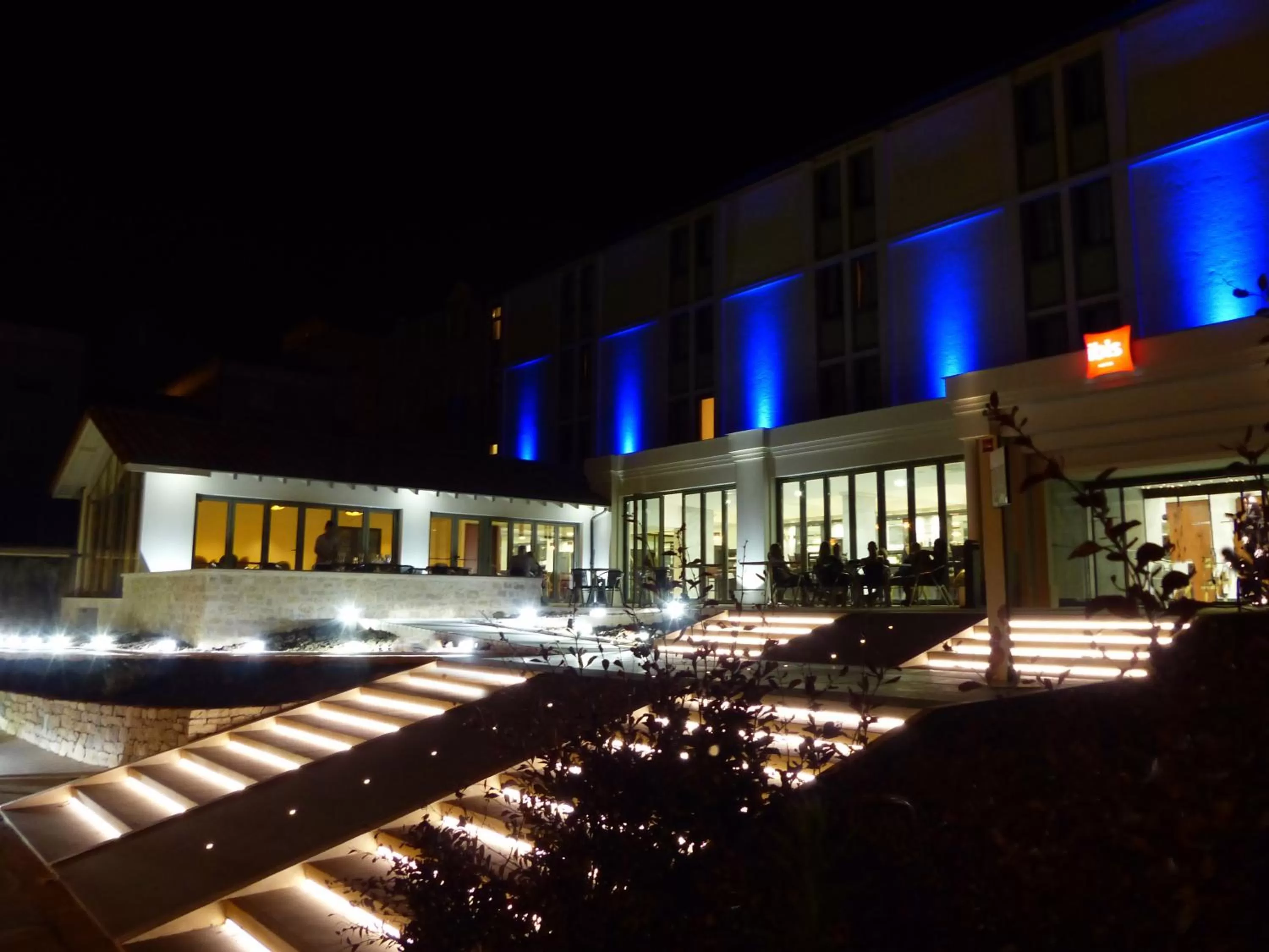 Facade/entrance in ibis Périgueux Centre