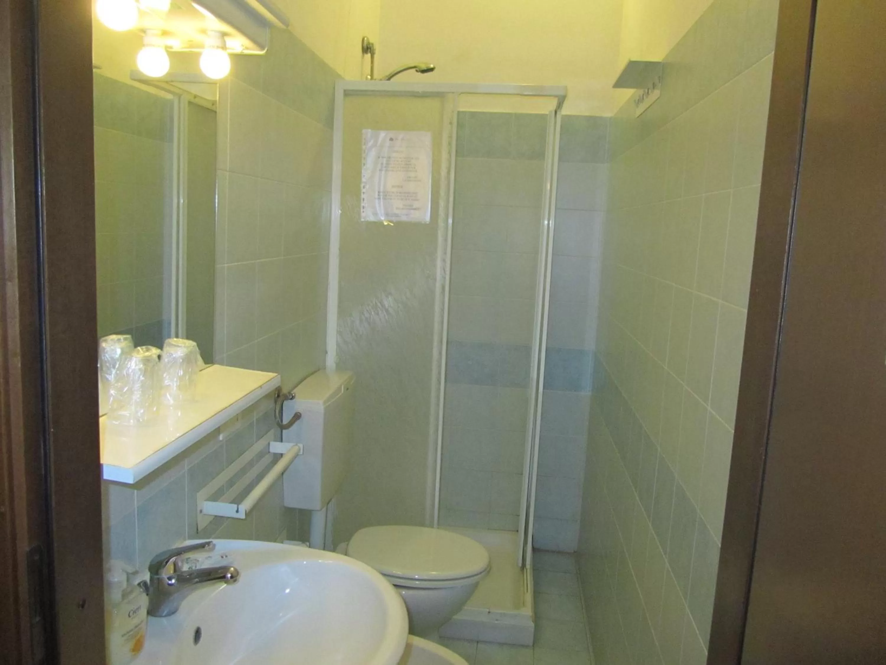 Bathroom in Hotel Gambara