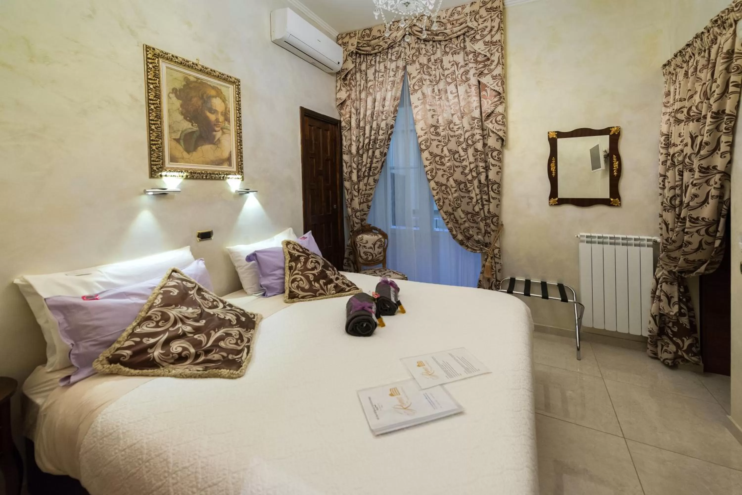 Bedroom, Bed in B&B Roma Royal Residence