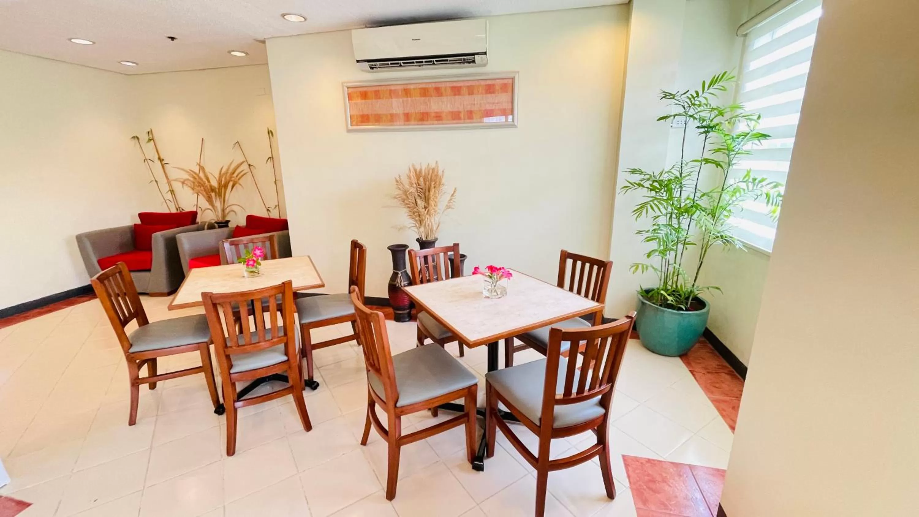 Lobby or reception in Microtel by Wyndham Tarlac