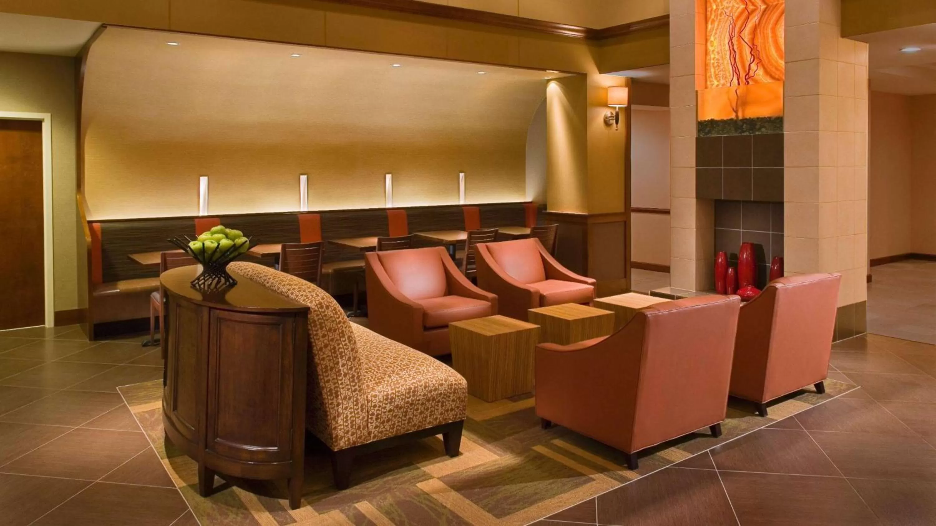 Communal lounge/ TV room in Sonesta Select Austin North Central