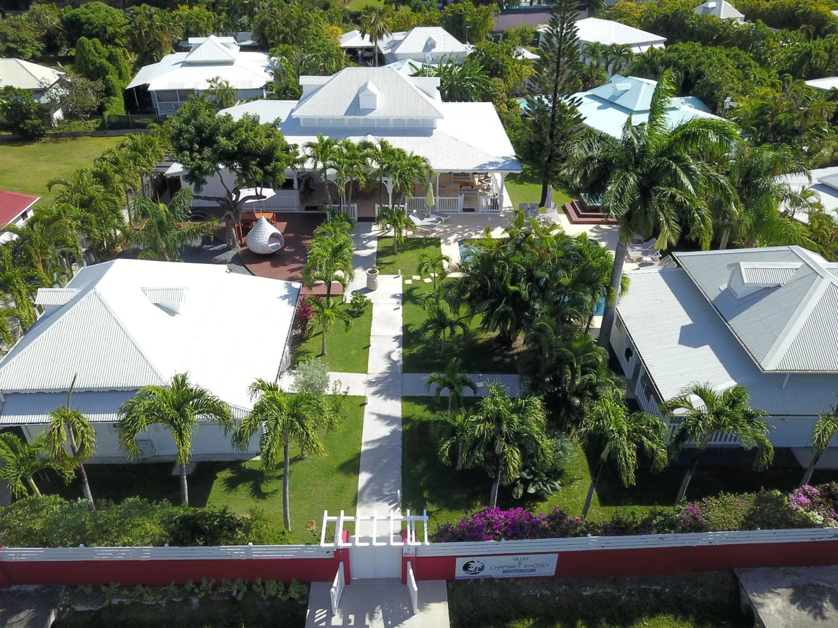 Deluxe Double Room with Shower in Chambres d'hôtes et villas chez Flo