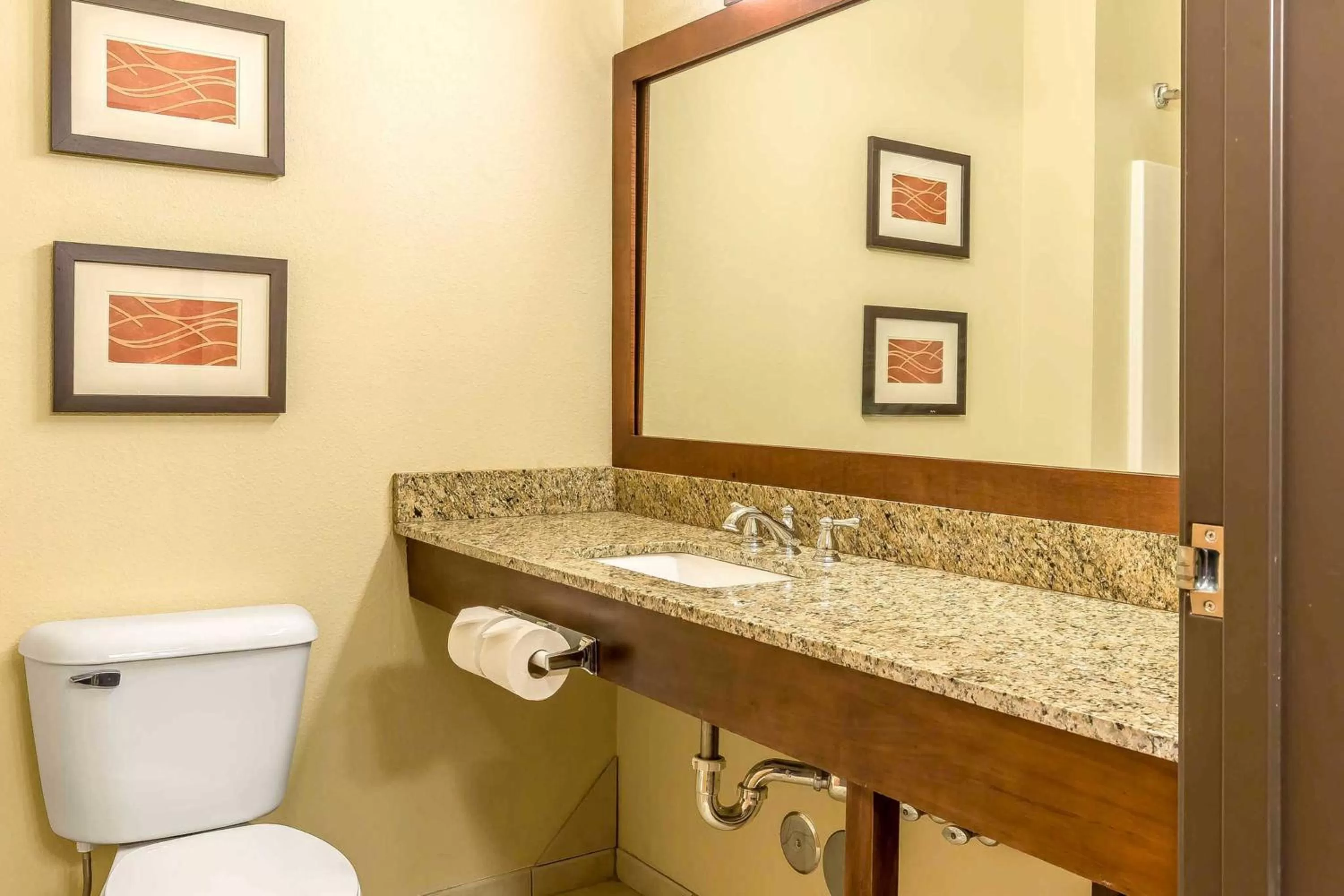 Toilet in Comfort Inn & Suites East Moline near I-80