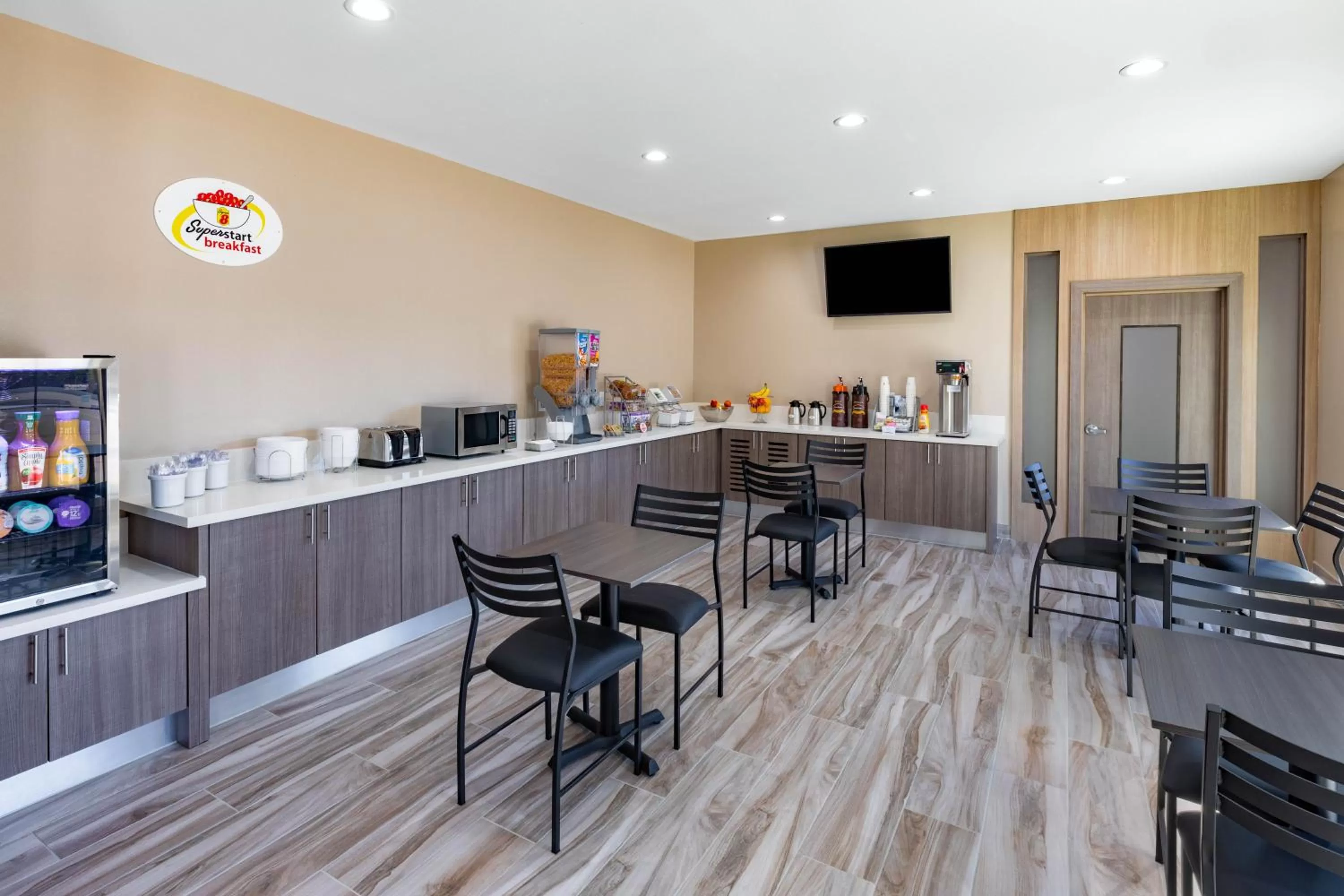 Breakfast in Super 8 by Wyndham Houston NW Beltway 8-West Rd