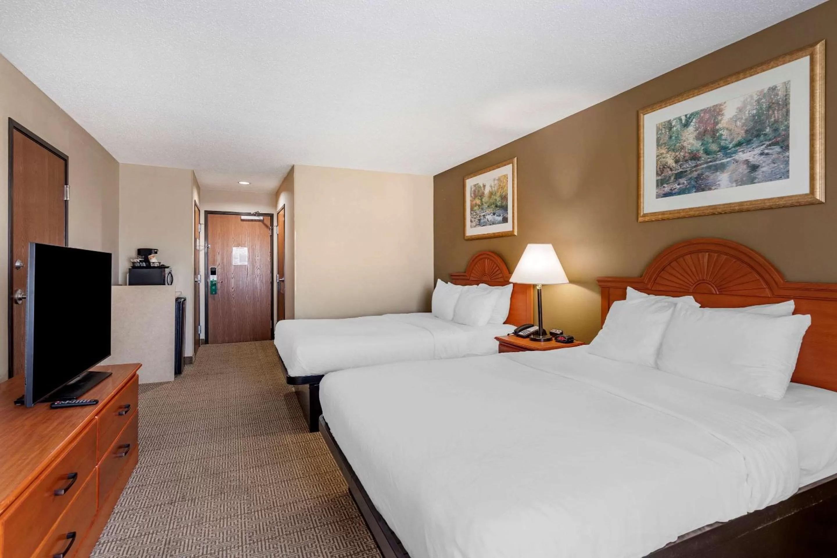 Queen Room with Two Queen Beds - Non-Smoking in Quality Inn & Suites Rockport-Owensboro North GOLD AWARD WINNER
