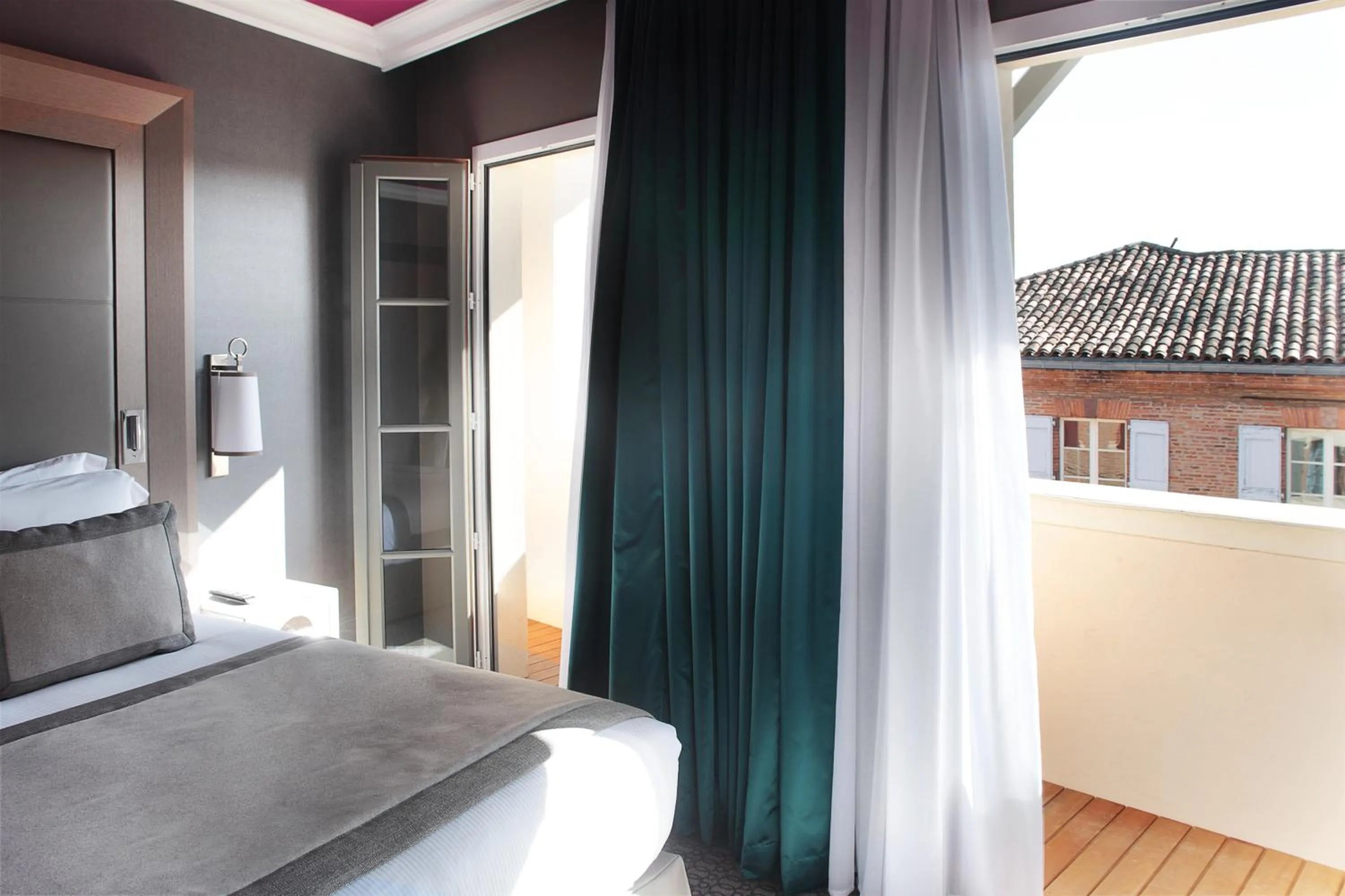 Bedroom in Hôtel Alchimy