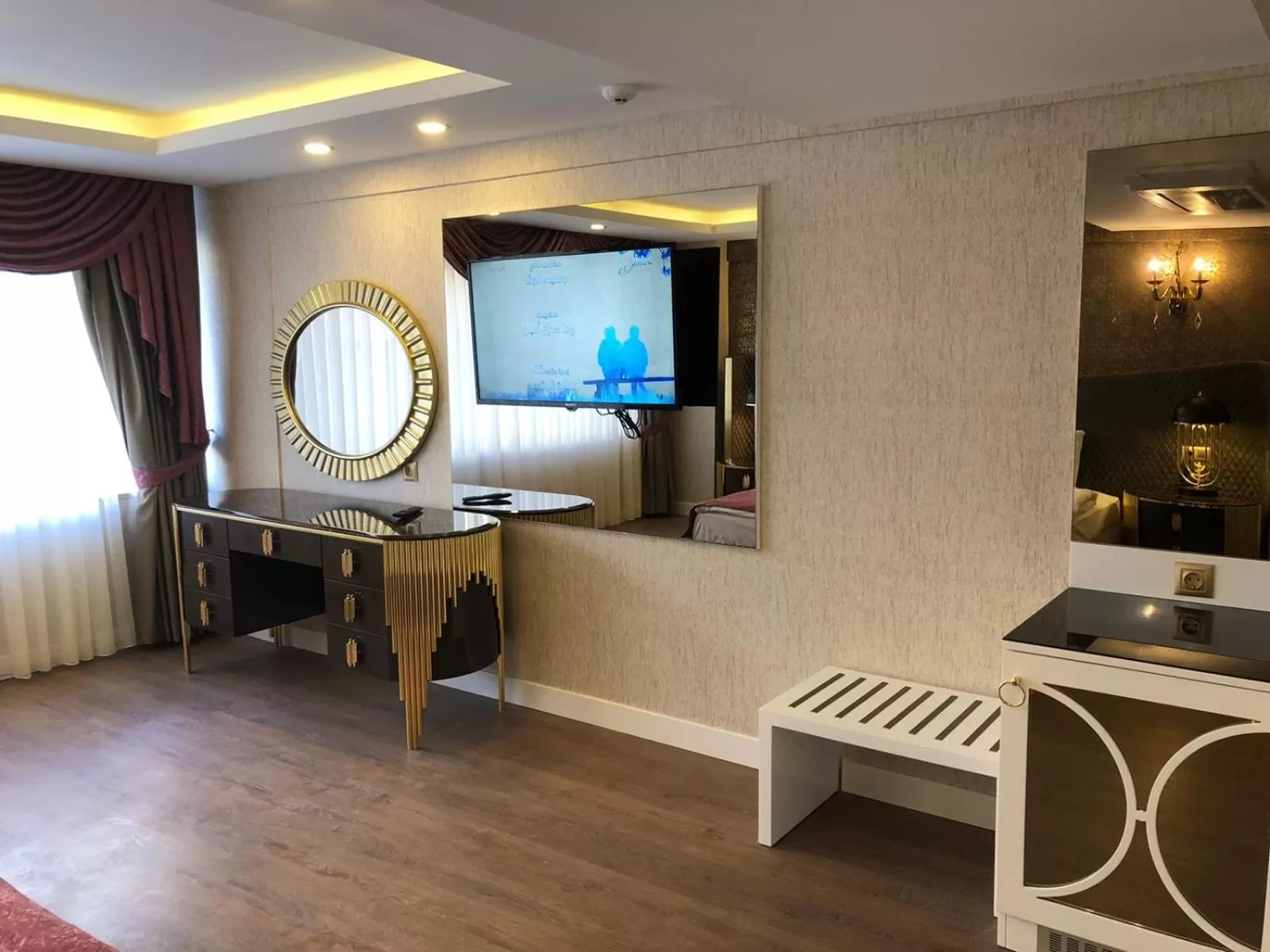 Communal lounge/ TV room in Burj Al Istanbul