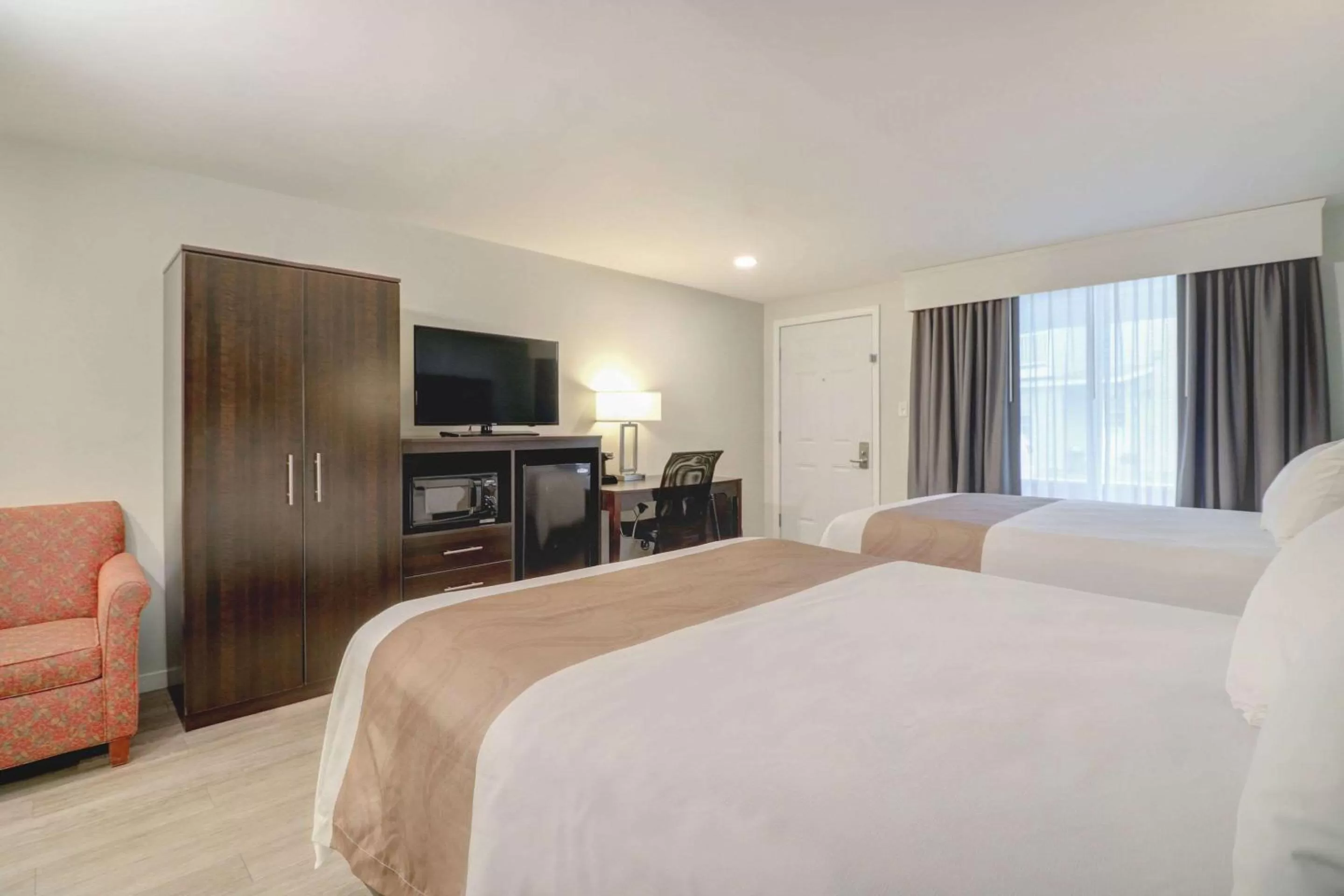 Bedroom, Bed in Quality Inn & Suites Lincoln I-93