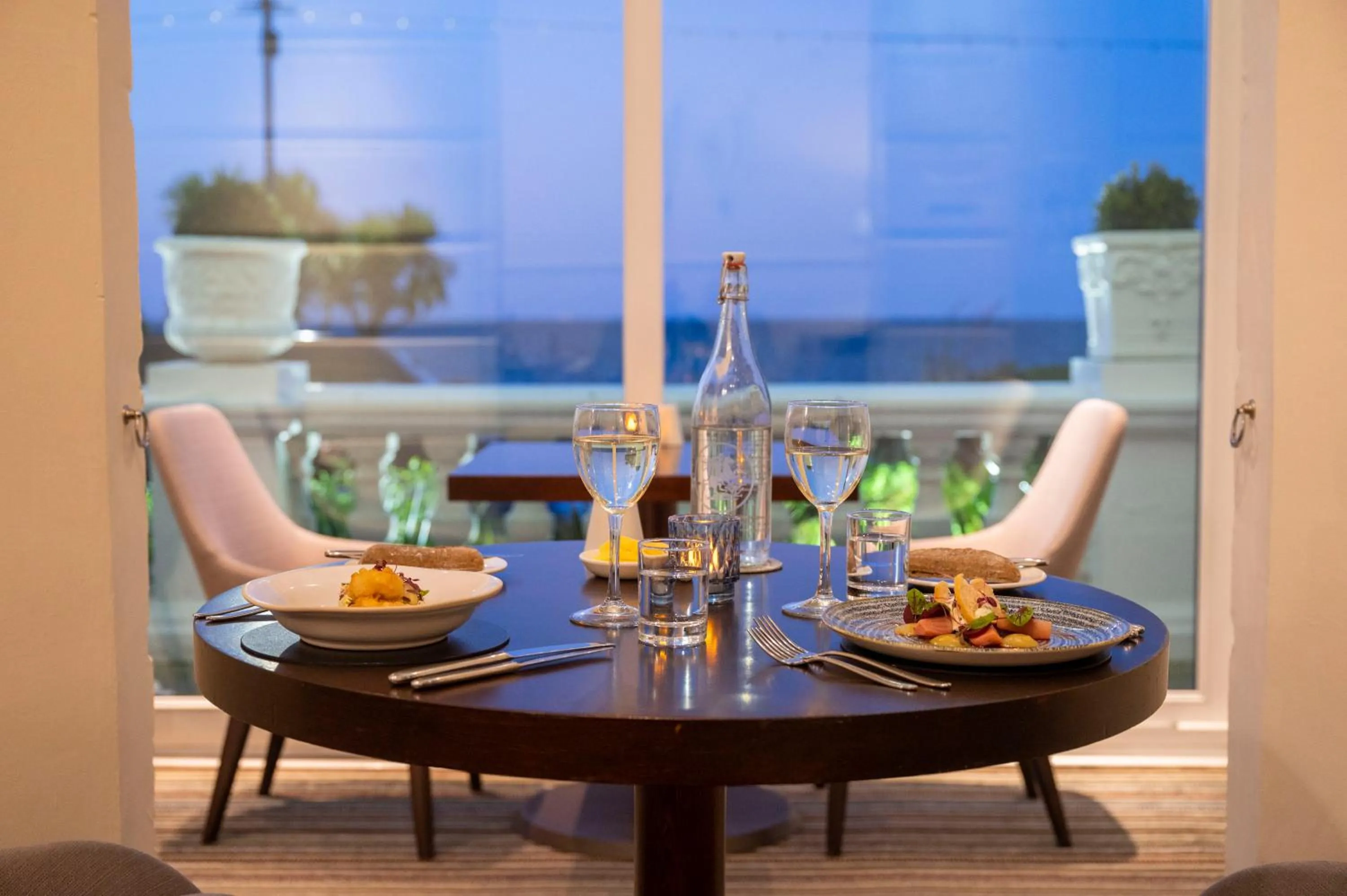 Restaurant/places to eat in St George's Hotel - Llandudno