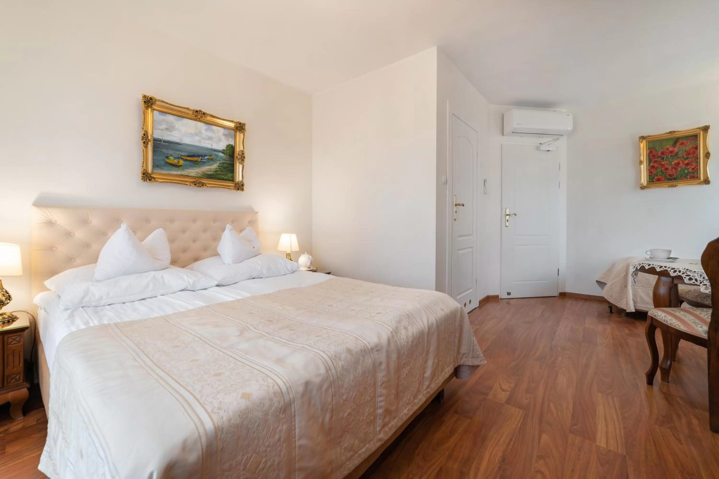 Bed in Pensjonat & Restauracja Admirał