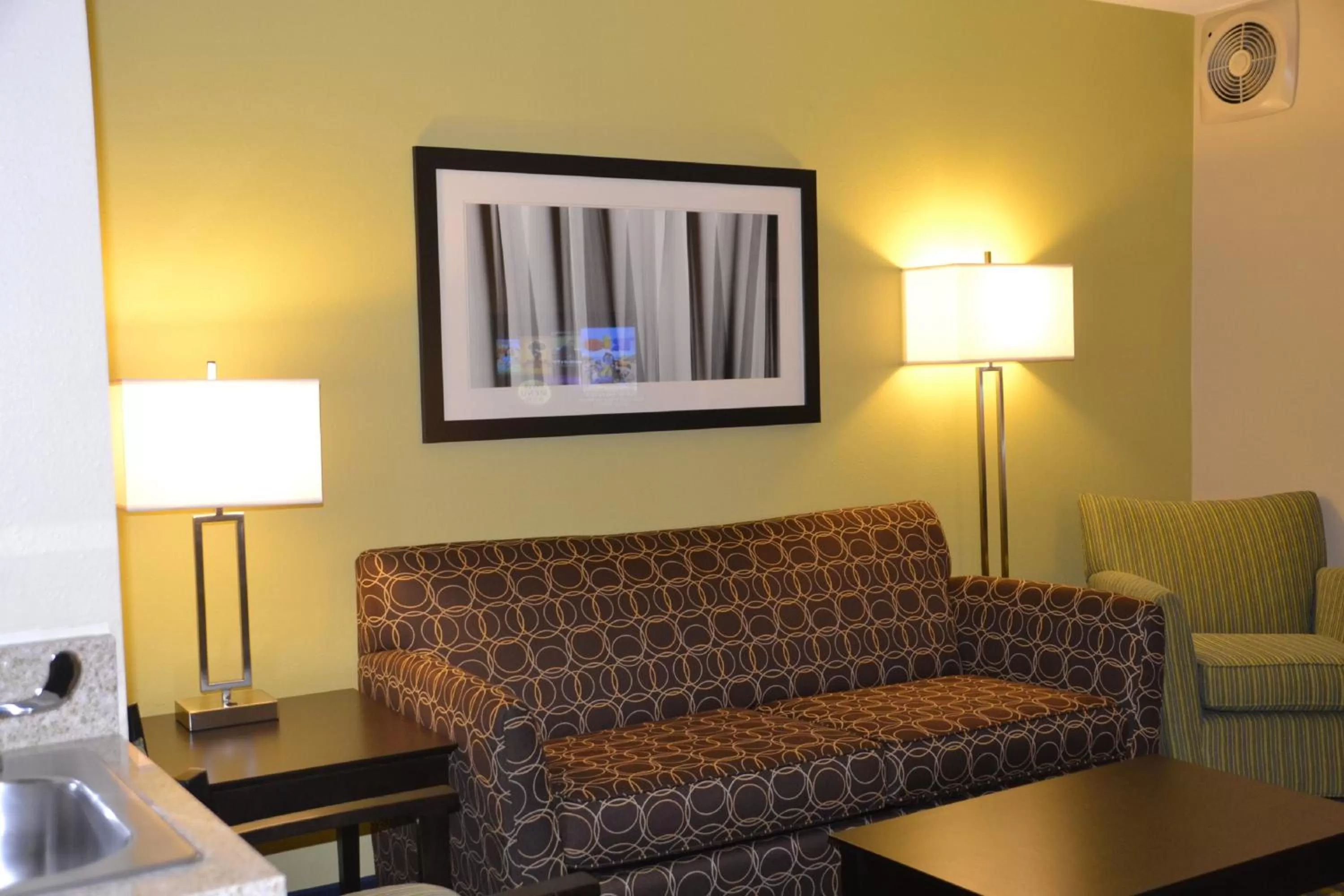 One-Bedroom Suite with Sofa Bed in Holiday Inn Express Hotel & Suites Bloomington-Normal University Area by IHG