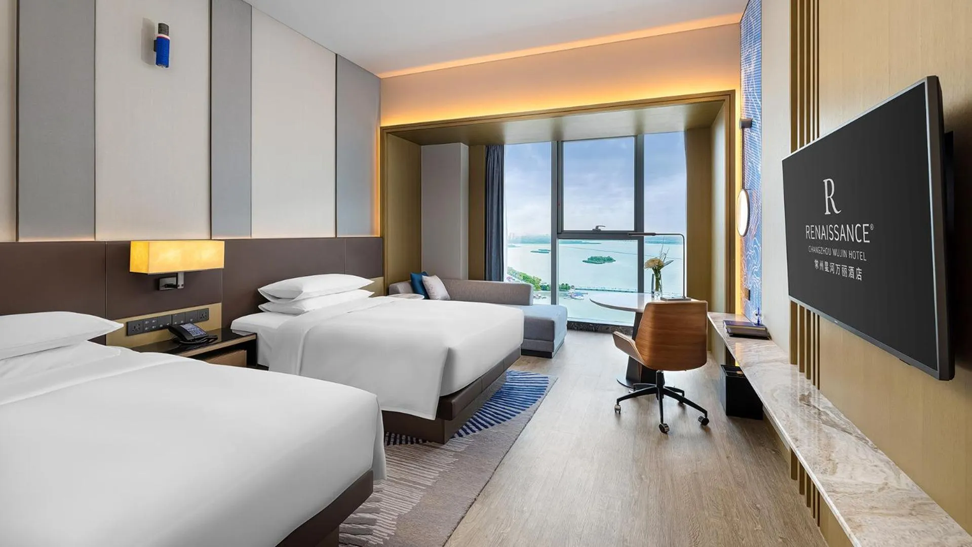 Photo of the whole room, Bed in Renaissance Changzhou Wujin Hotel