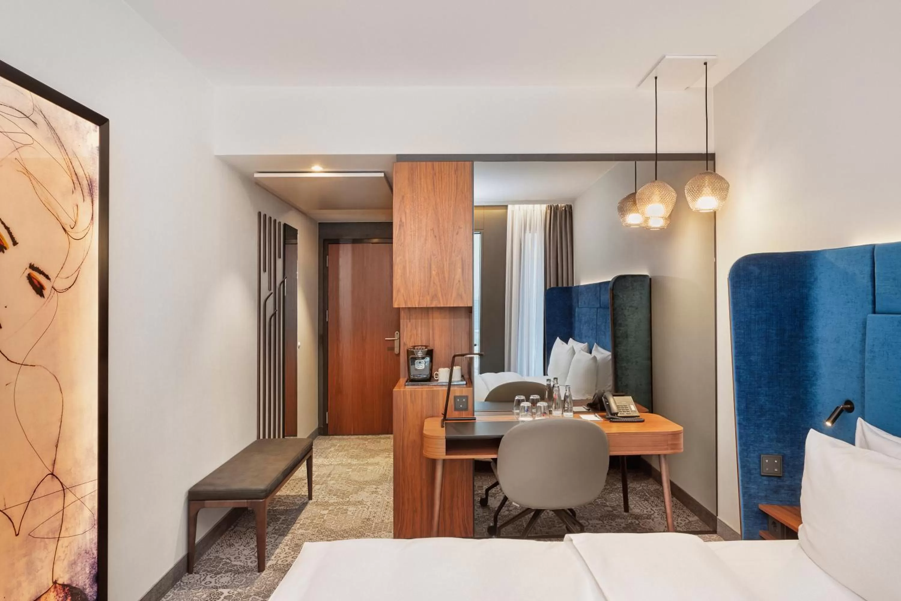 Bed in HYPERION Hotel München