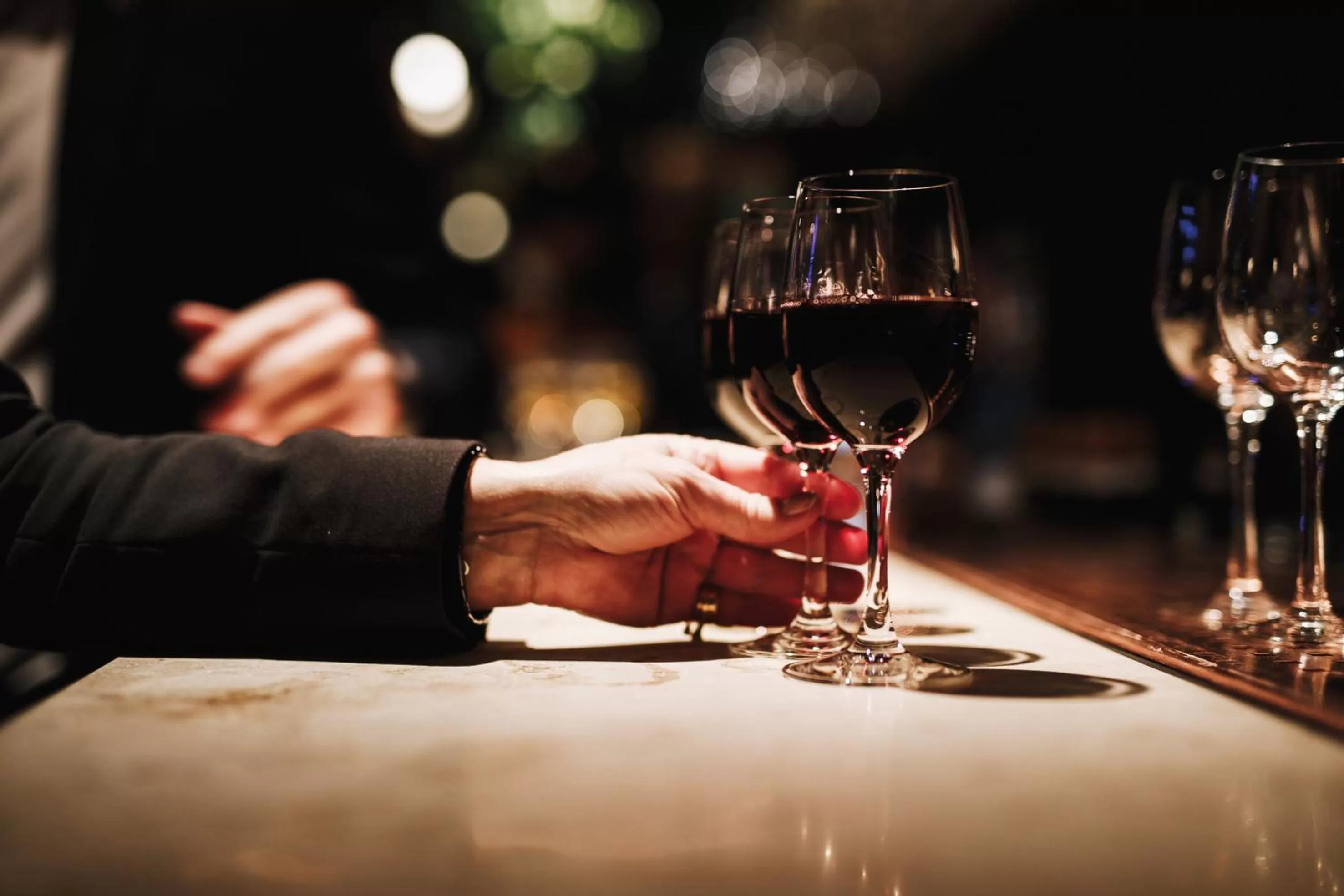 Restaurant/places to eat in Elite Hotel Carolina Tower