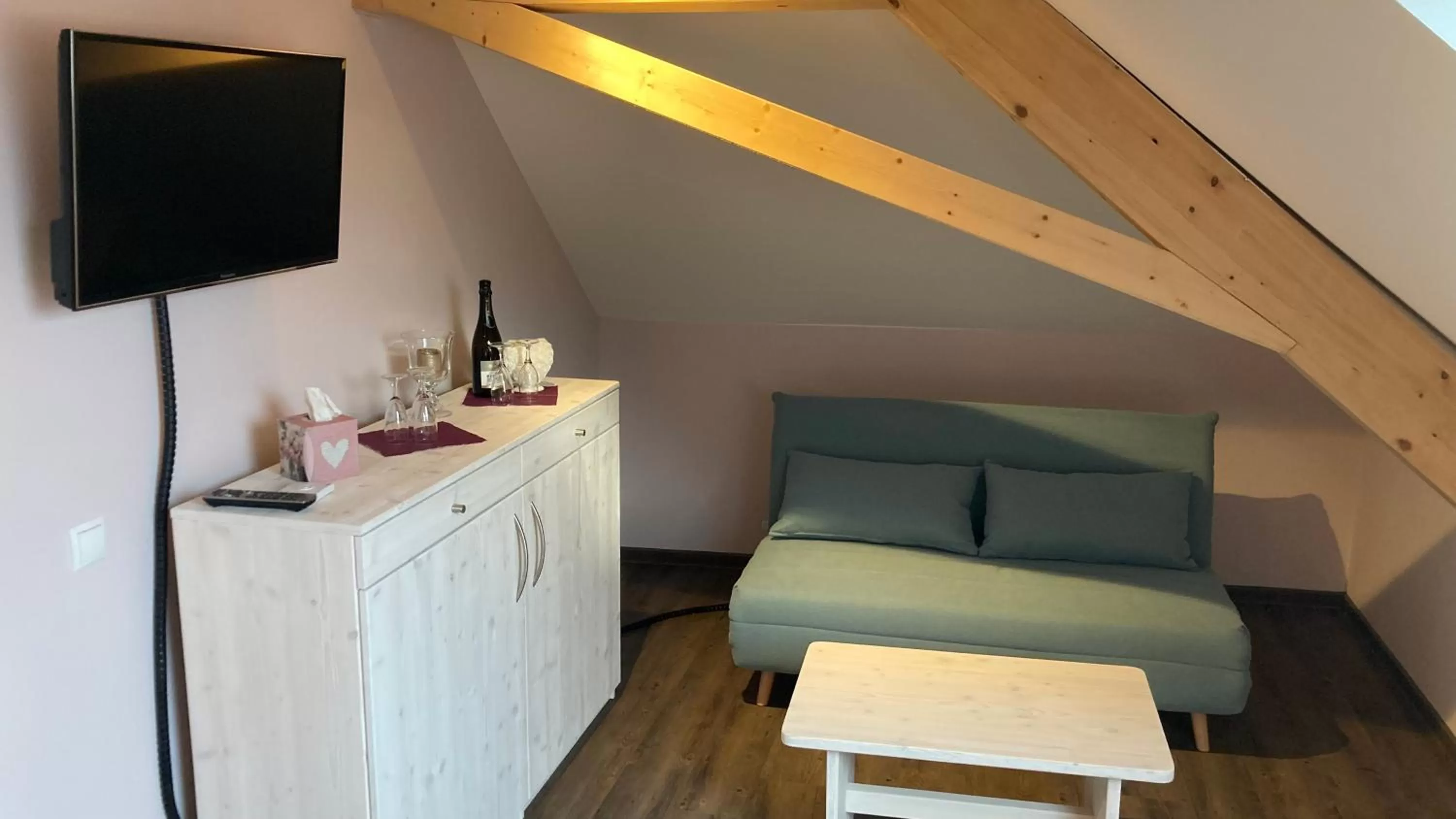 Living room, TV/Entertainment Center in BürgerhausLöwen