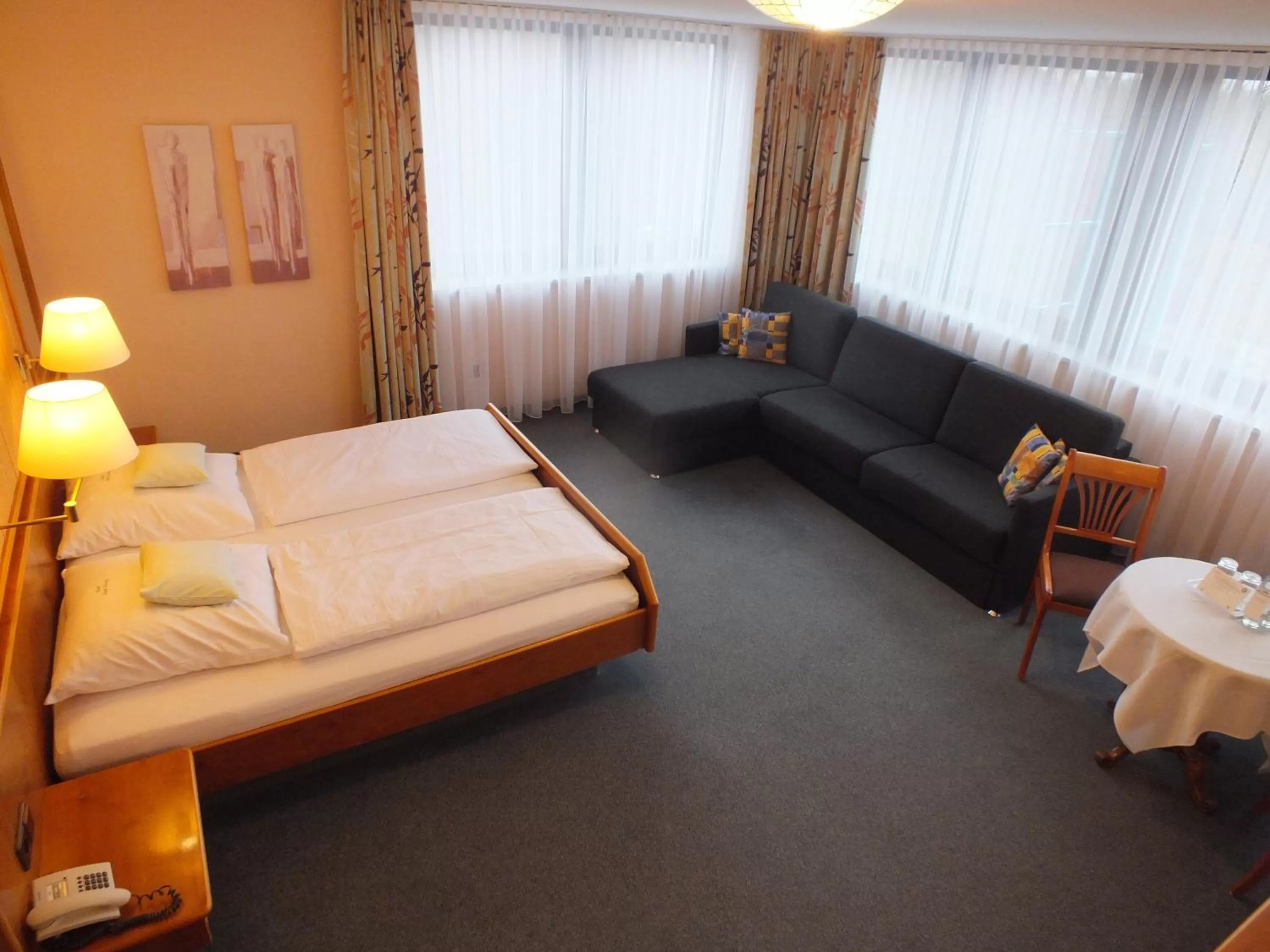 Photo of the whole room, Bed in Hotel Stadt Pasing