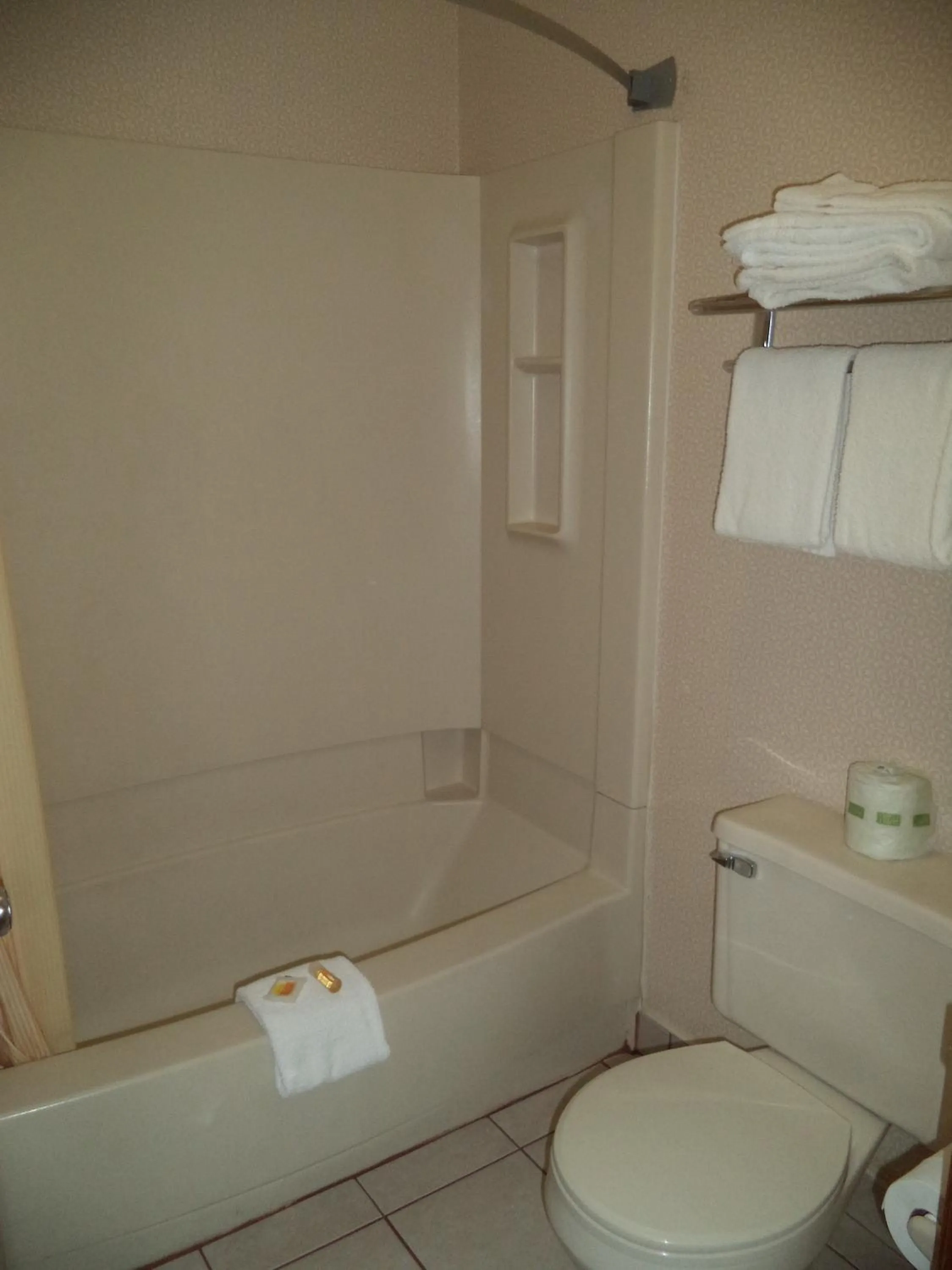 Bathroom in Days Inn by Wyndham Maumee/Toledo