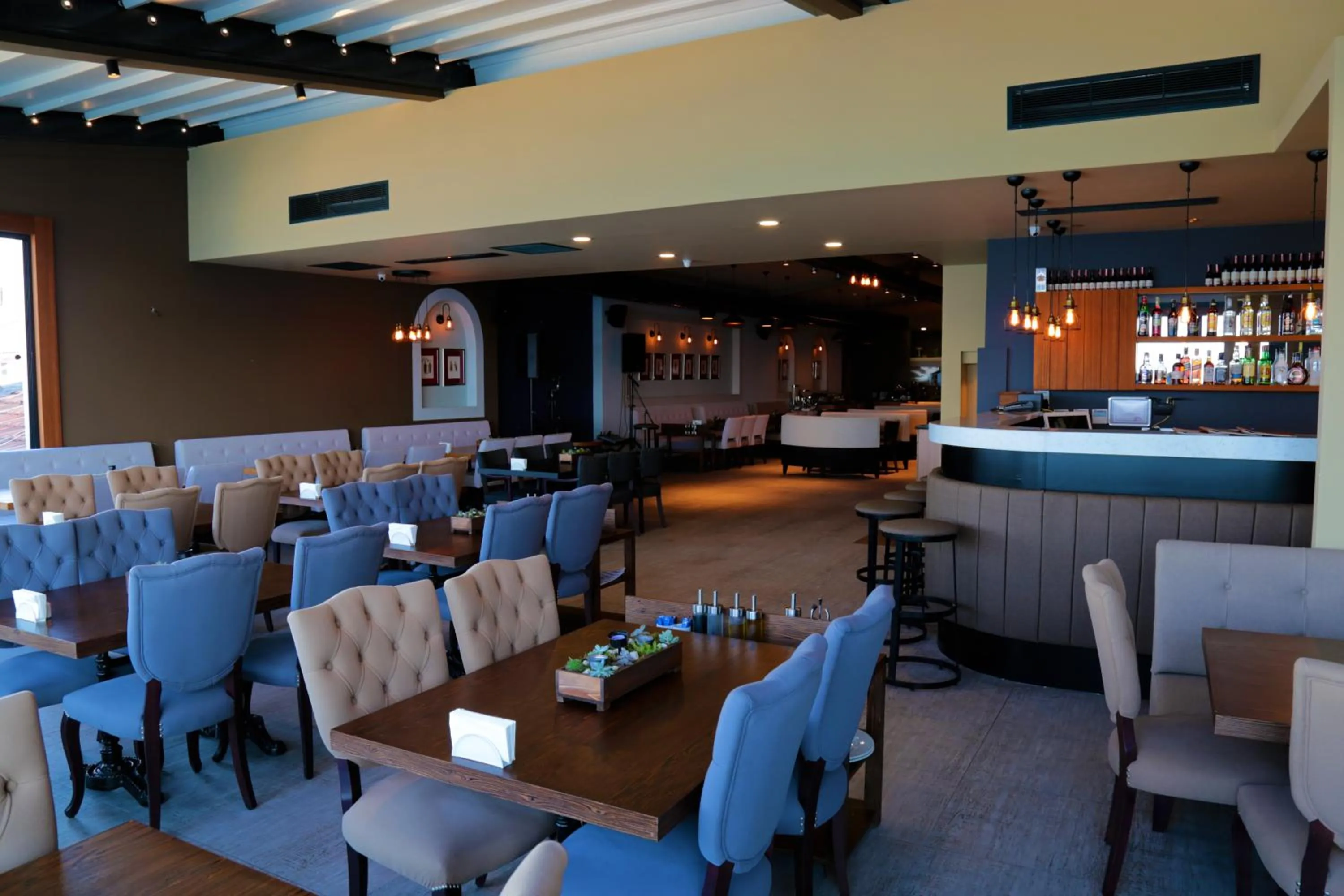 Food and drinks in Pasaport Pier Hotel