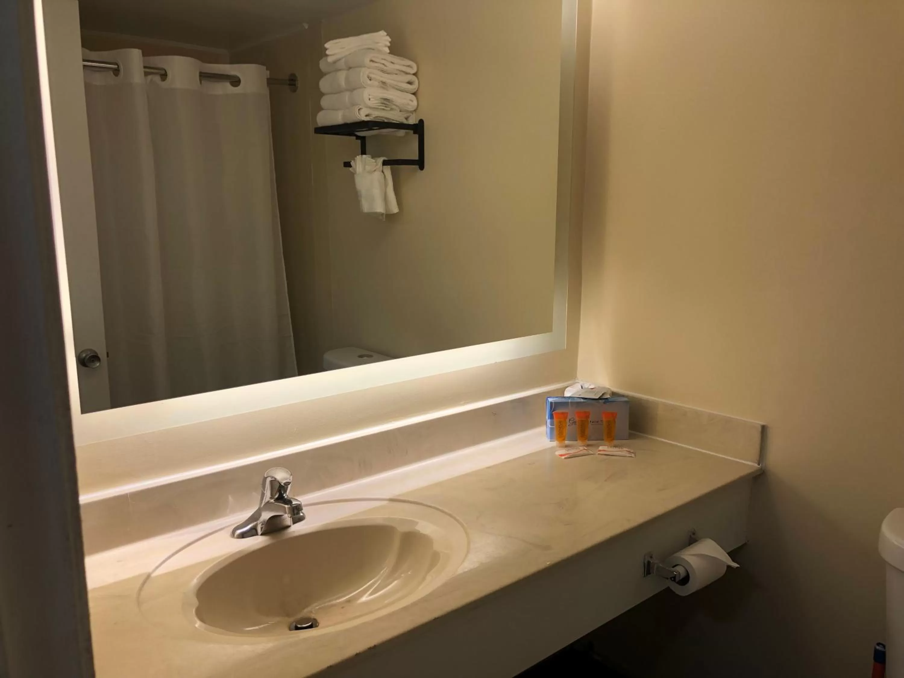 Bathroom in Gazebo Inn Oceanfront