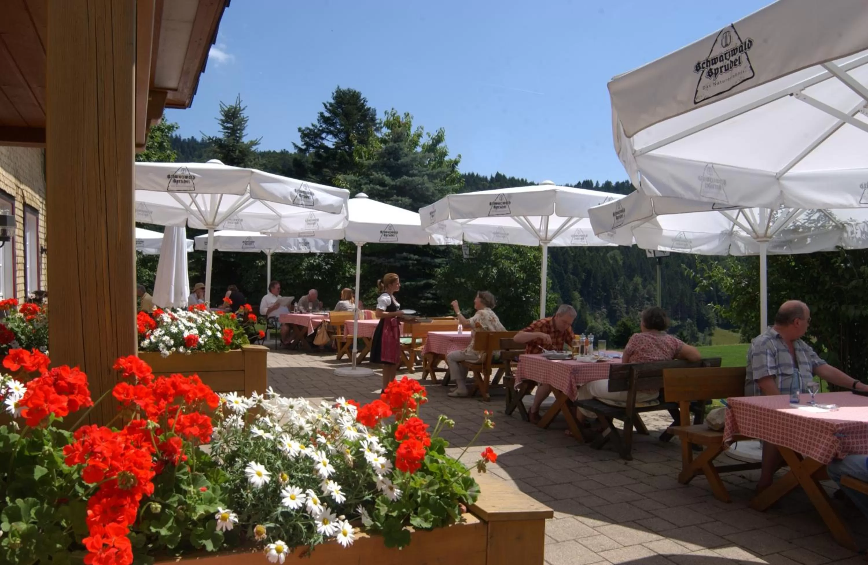 Restaurant/Places to Eat in Hotel Schwarzwald-Gasthof Rößle