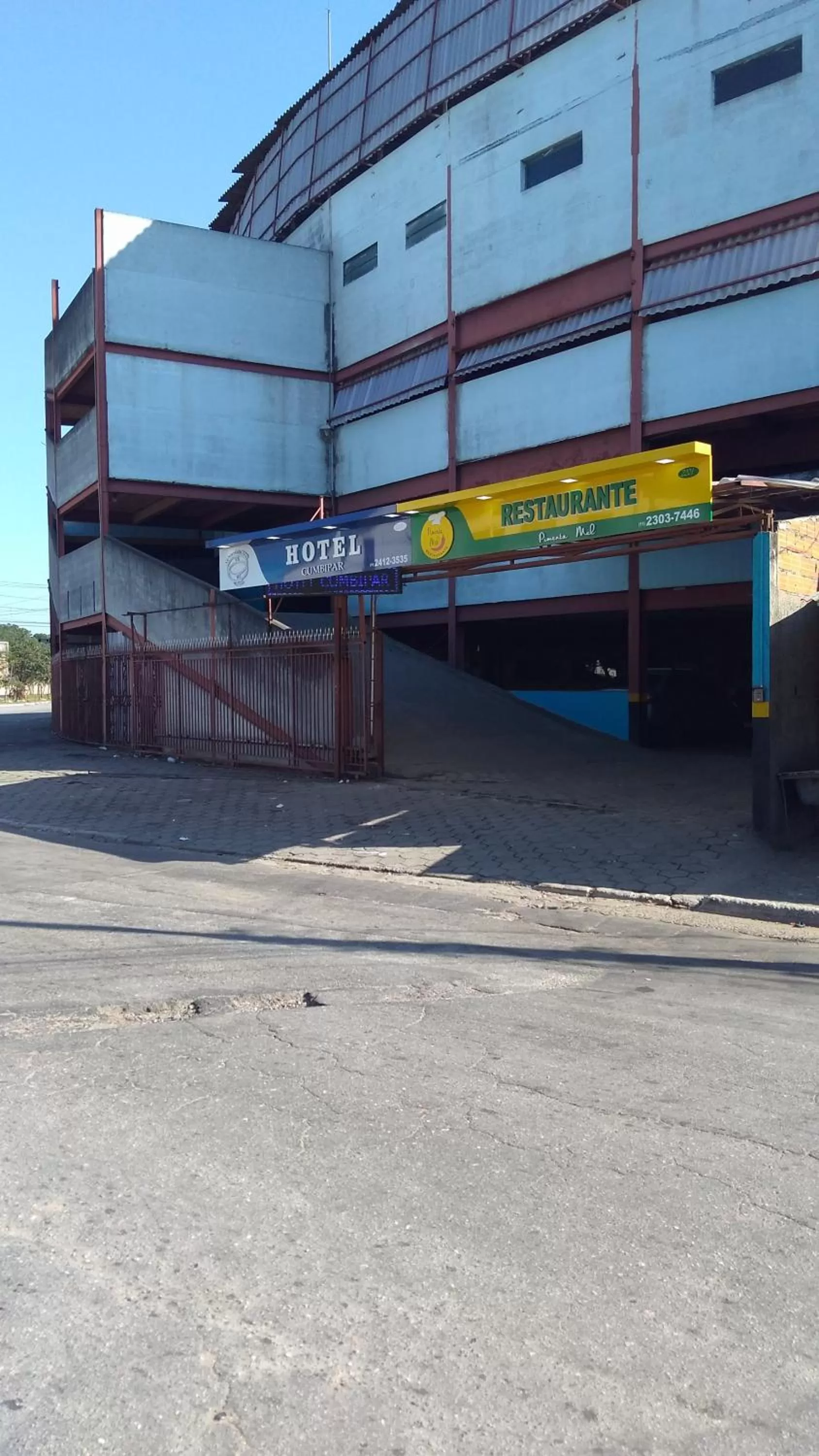 Facade/entrance in Cumbipar King Hotel