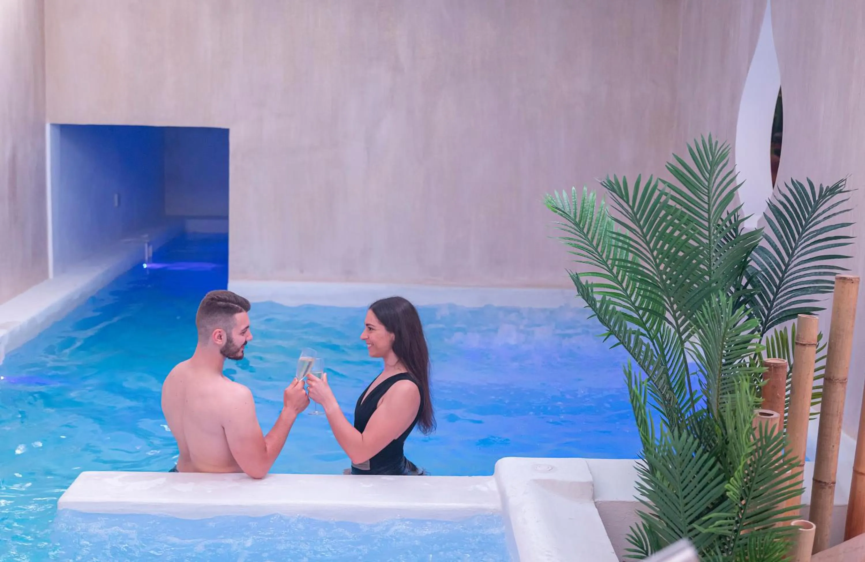 Swimming pool in Royal Sunset Hotel