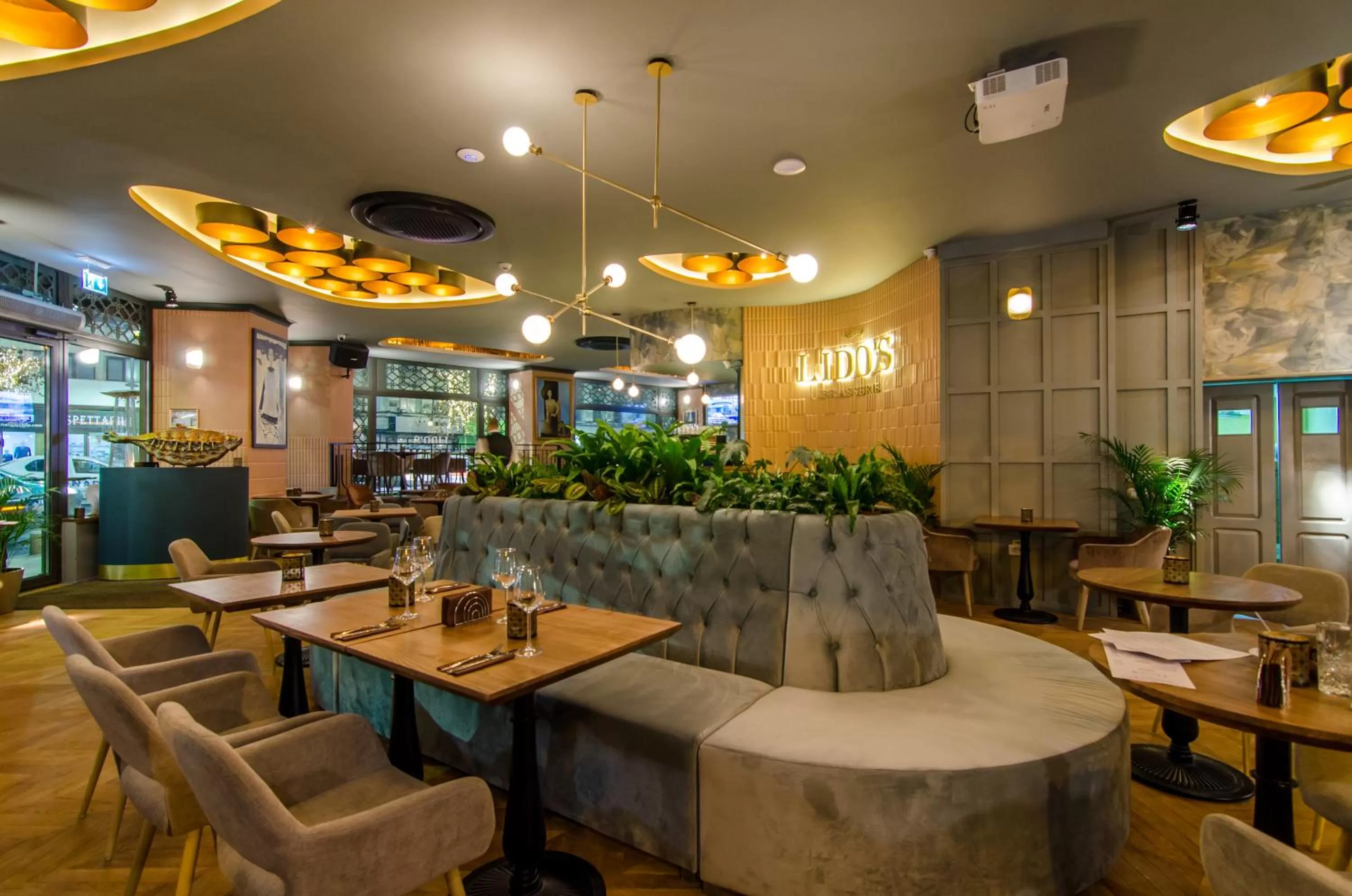 Restaurant/places to eat in Hotel Lido by Phoenicia