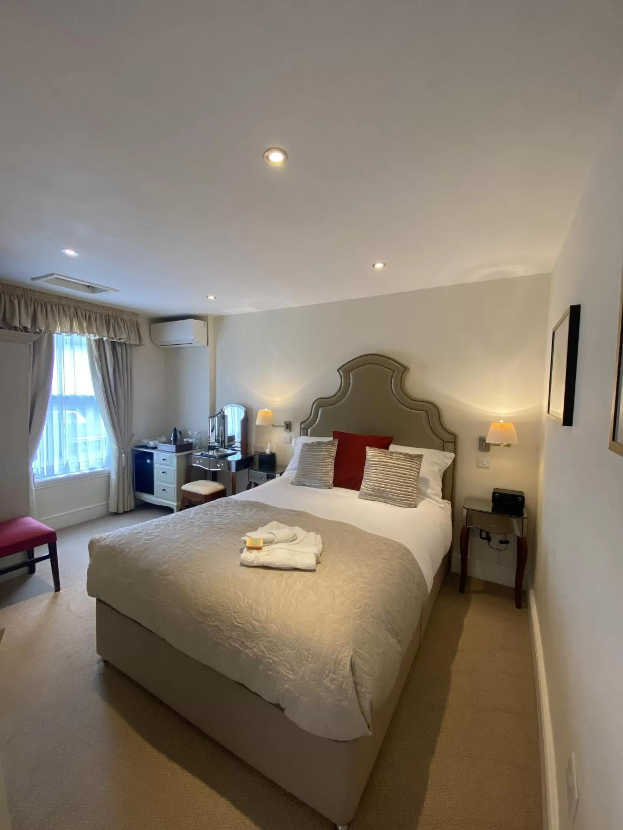 Superior King Room in Kingston House